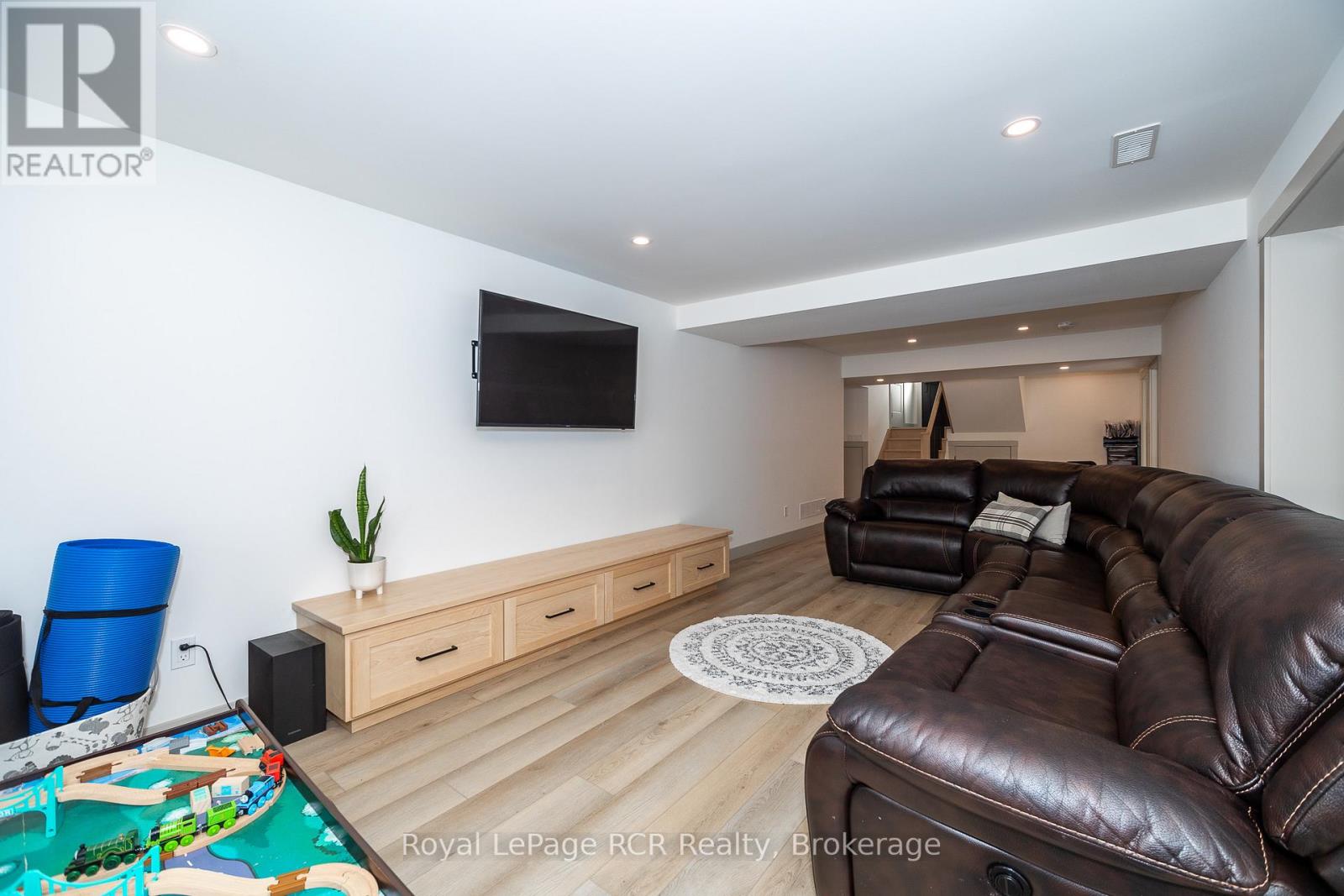 126 West Street, Georgian Bluffs, Ontario N4K 5N7 - Photo 44 - X12415708