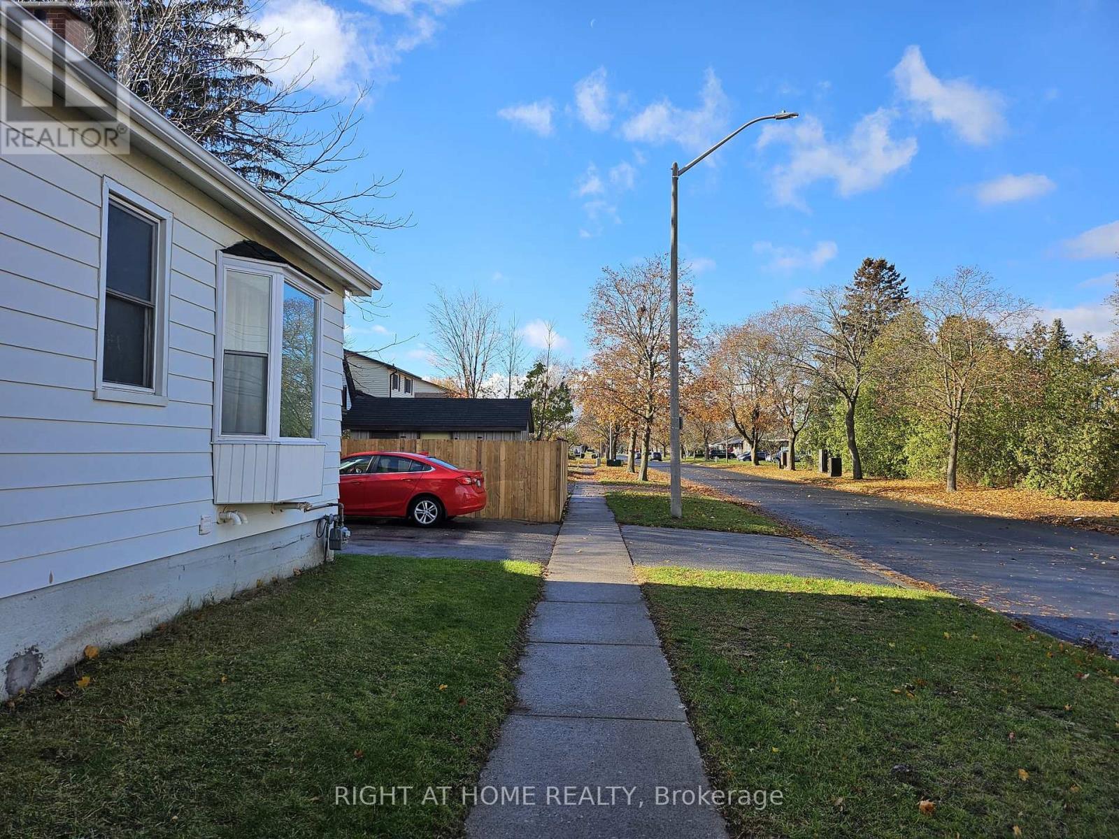 1422 Simcoe Street N, Oshawa, Ontario  L1G 4X6 - Photo 4 - E12581600