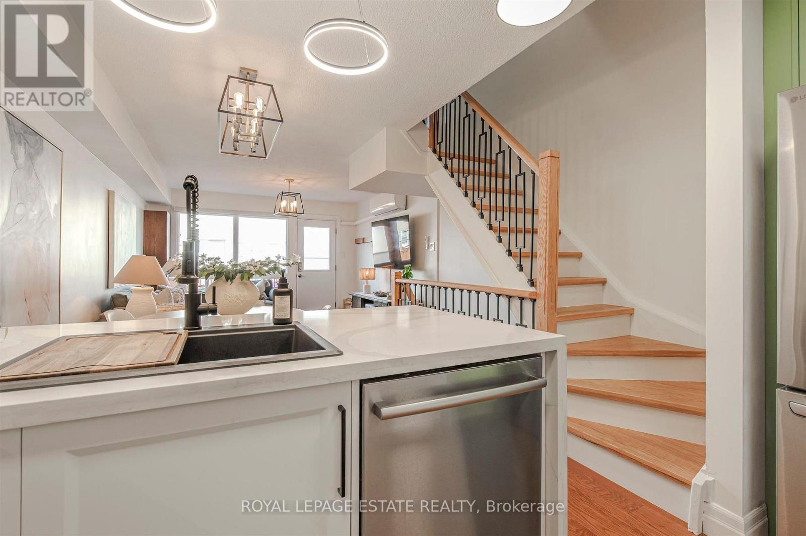 32 - 1209 Queen Street E, Toronto, Ontario  M4M 3H4 - Photo 14 - E12581704