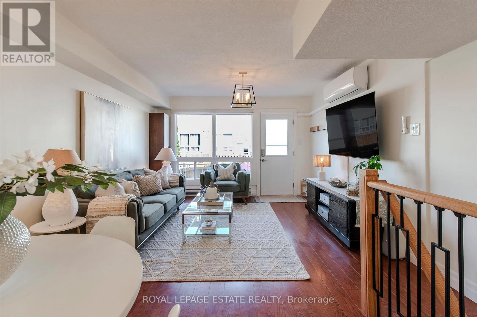 32 - 1209 Queen Street E, Toronto, Ontario  M4M 3H4 - Photo 8 - E12581704