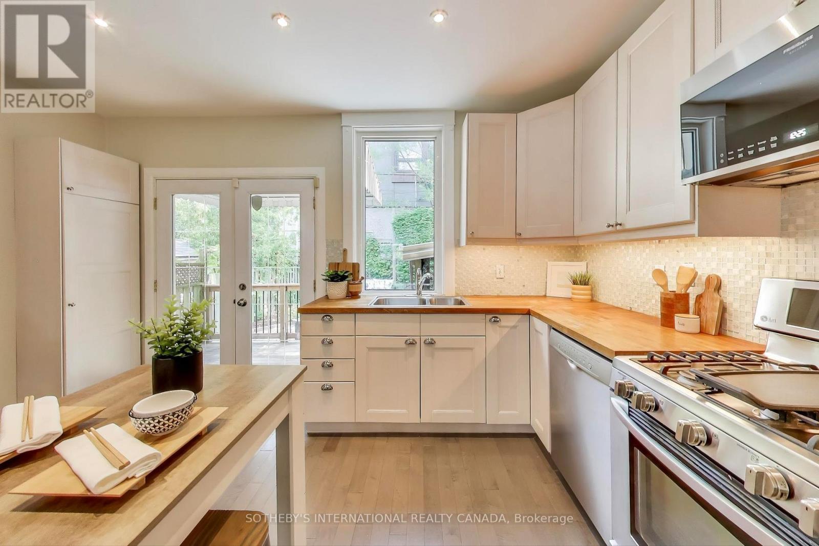 159 Glenmount Park Road, Toronto, Ontario  M4E 2N3 - Photo 13 - E12581820