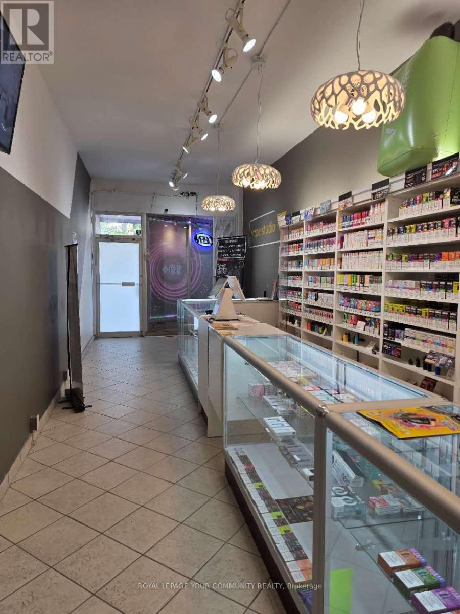 1003 Eglinton Avenue W, Toronto, Ontario  M5C 2C7 - Photo 3 - C12420158