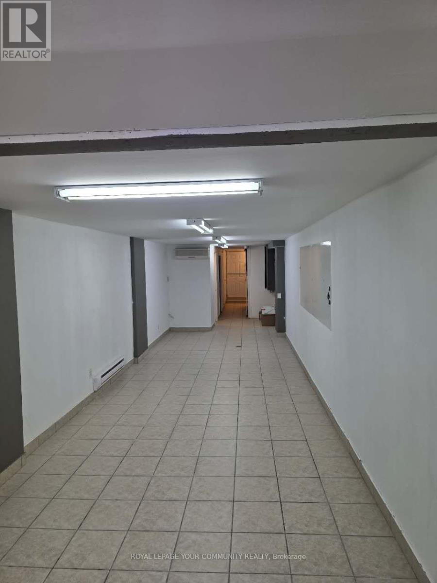 1003 Eglinton Avenue W, Toronto, Ontario  M5C 2C7 - Photo 6 - C12420158