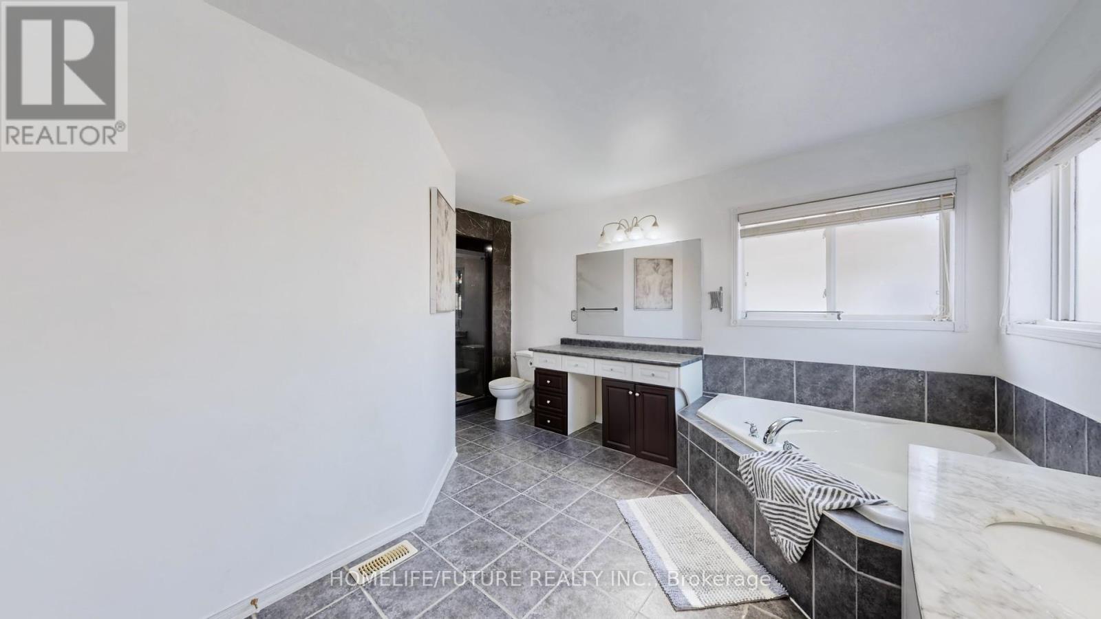 94 Carnwith Drive E, Whitby, Ontario L1M 2K8 - Photo 27 - E12570292