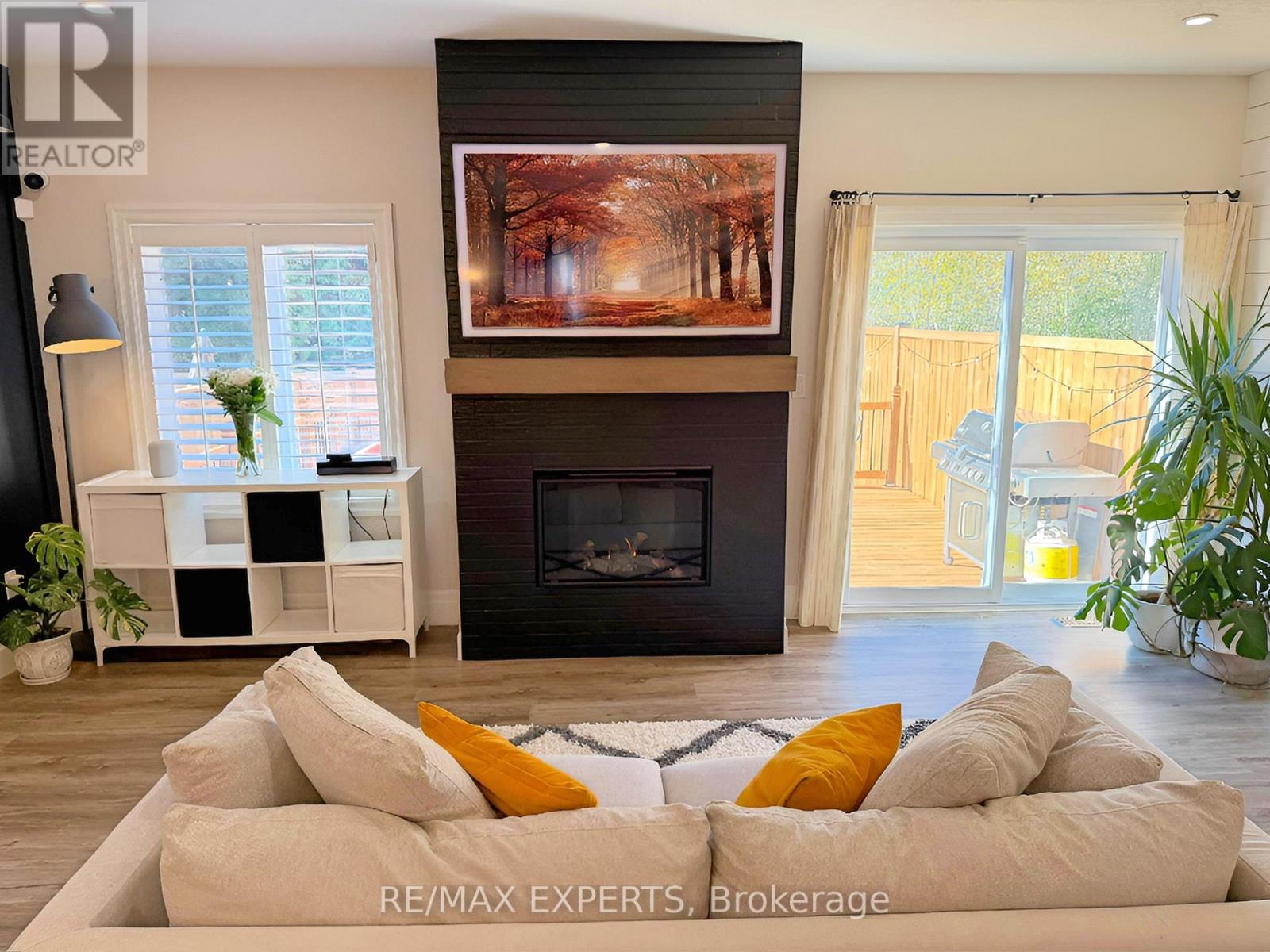 119 Lisbon Pines Drive, Cambridge, Ontario  N1R 8C7 - Photo 12 - X12580872