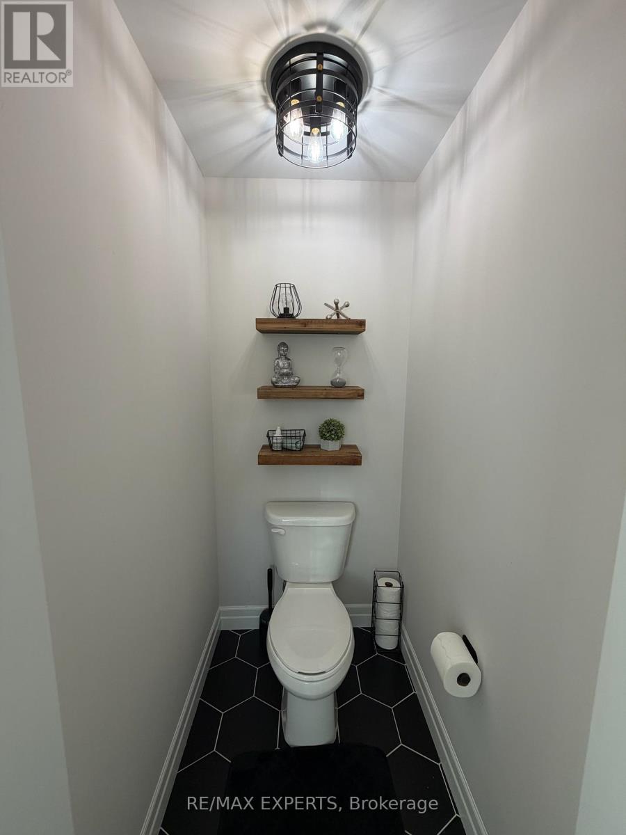 119 Lisbon Pines Drive, Cambridge, Ontario  N1R 8C7 - Photo 38 - X12580872