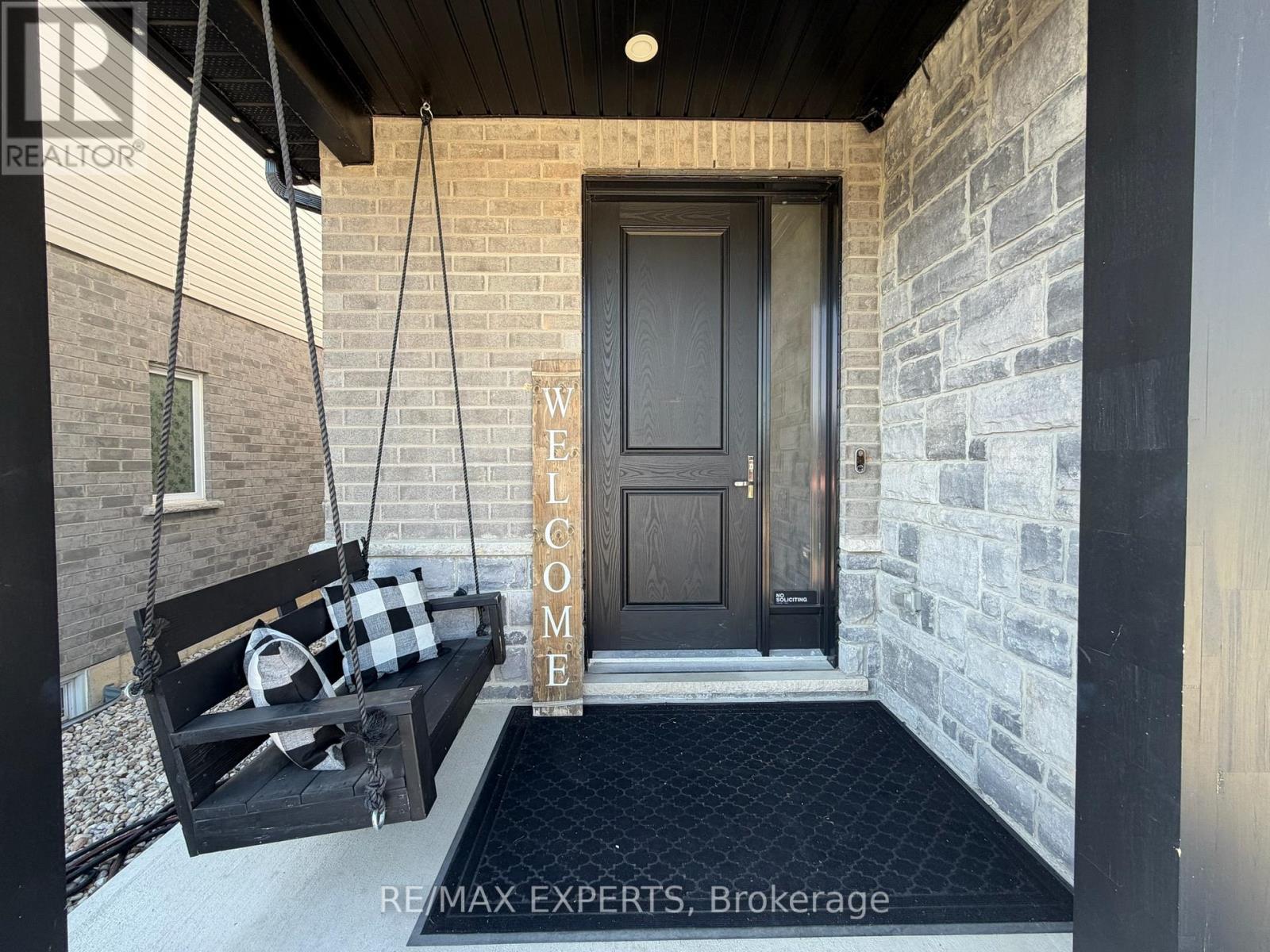 119 Lisbon Pines Drive, Cambridge, Ontario  N1R 8C7 - Photo 4 - X12580872