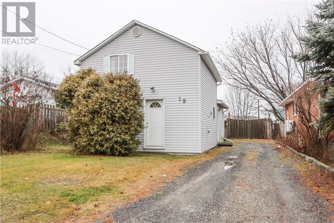 19 Lawrence Street, Garson, Ontario  P3L 1J7 - Photo 1 - 2125786