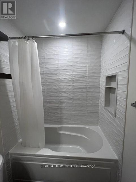 16 - 12868 Yonge Street W, Richmond Hill, Ontario  L4E 1J4 - Photo 5 - N12581556