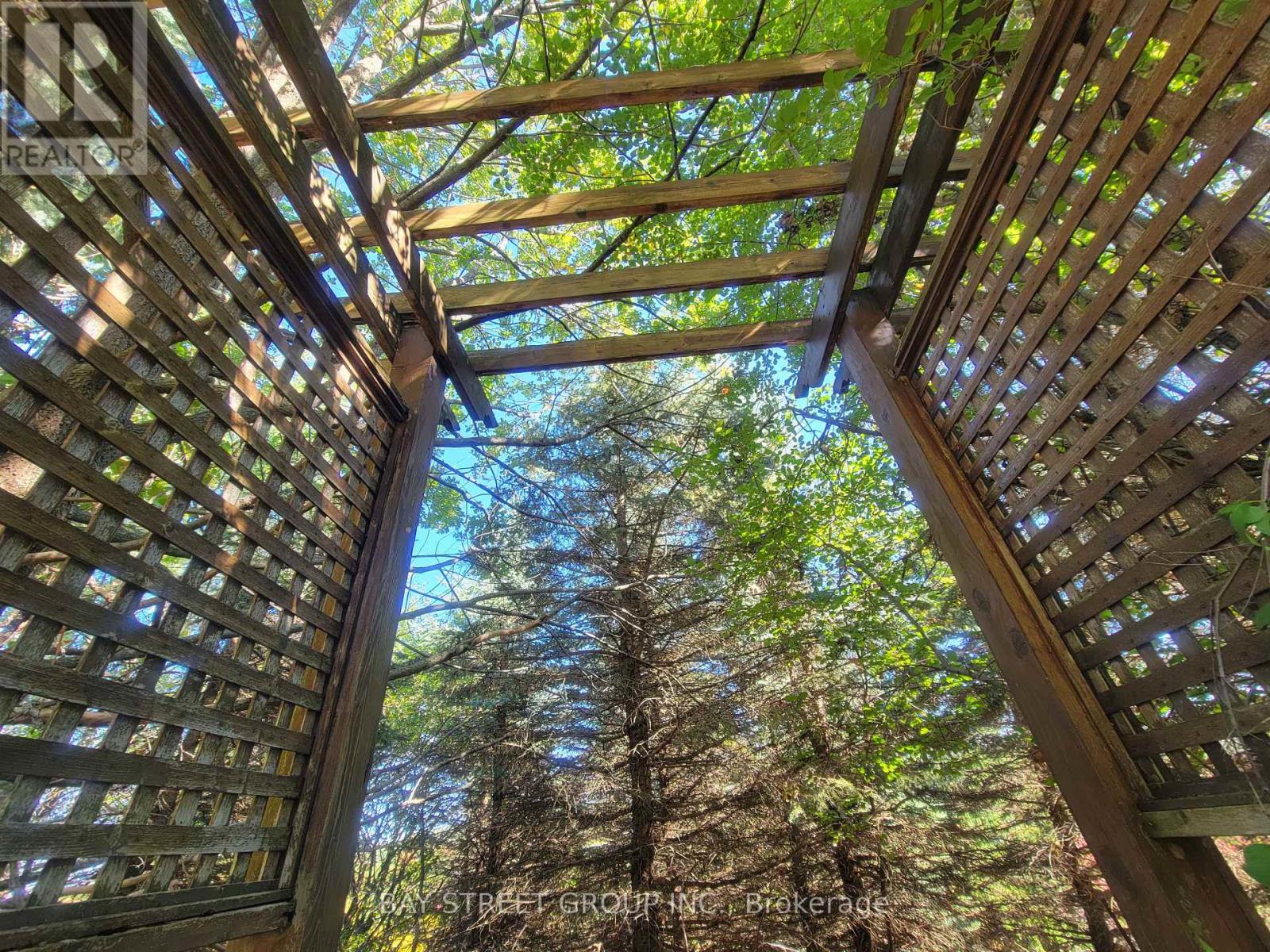 98 Brookeview Drive, Aurora, Ontario  L4G 6R5 - Photo 10 - N12581582