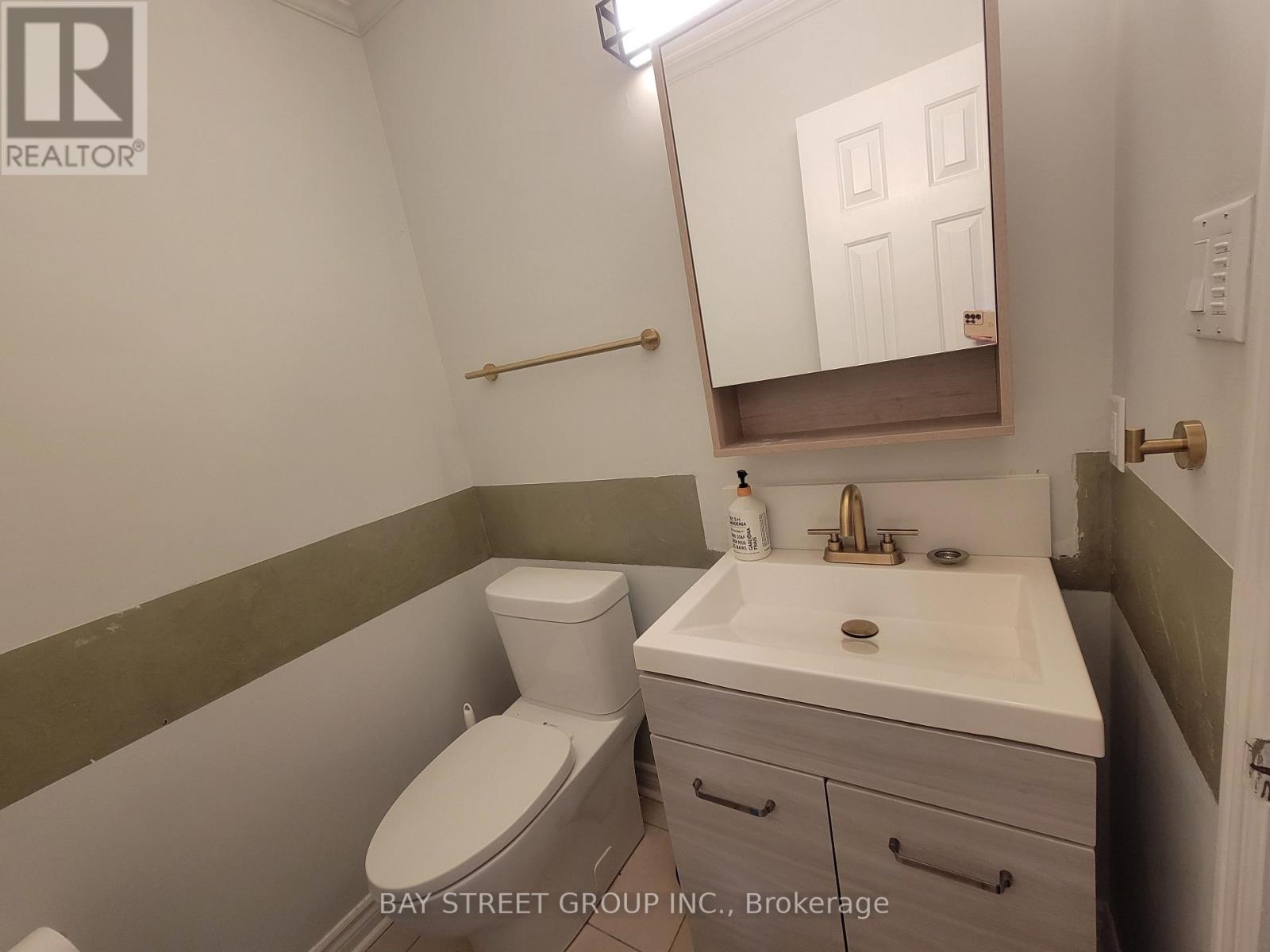 98 Brookeview Drive, Aurora, Ontario  L4G 6R5 - Photo 11 - N12581582