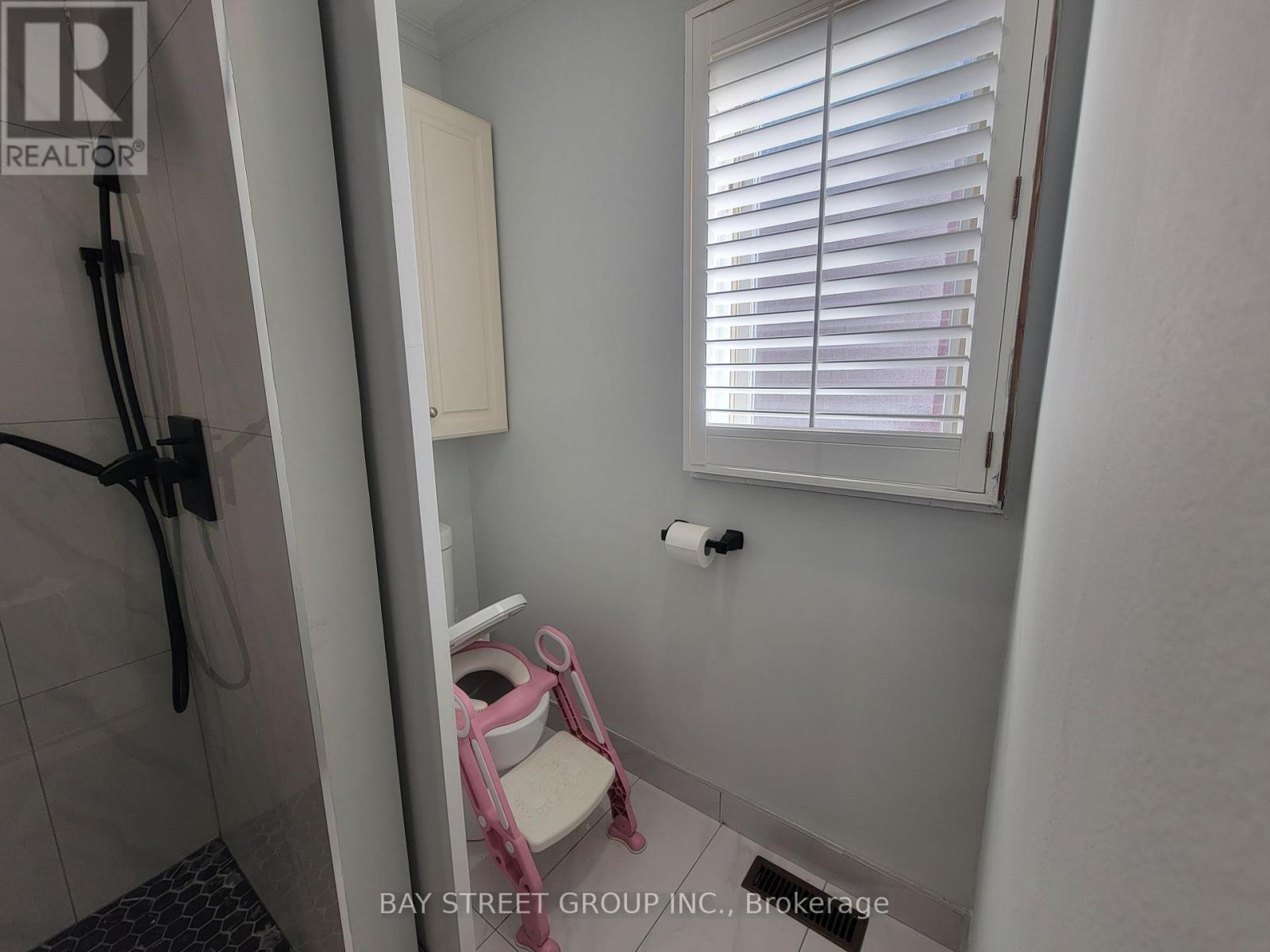 98 Brookeview Drive, Aurora, Ontario  L4G 6R5 - Photo 17 - N12581582