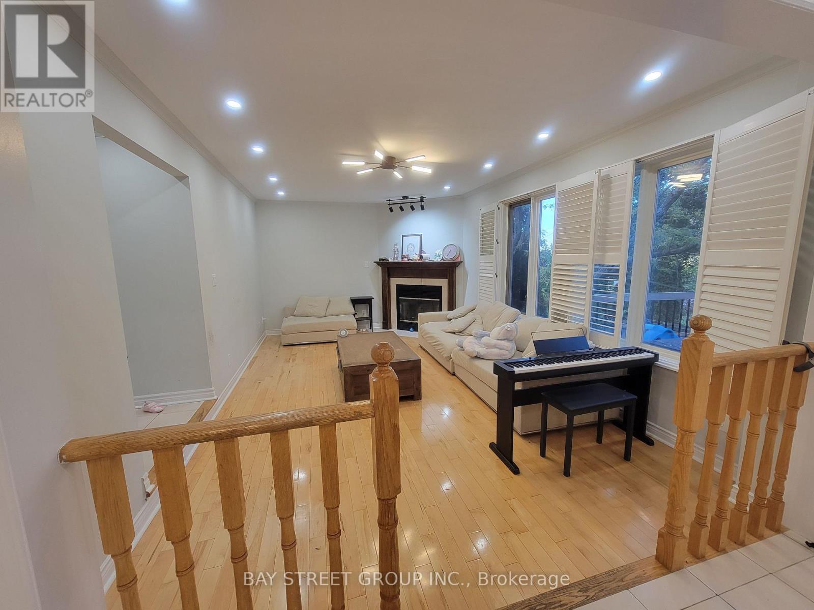 98 Brookeview Drive, Aurora, Ontario  L4G 6R5 - Photo 23 - N12581582