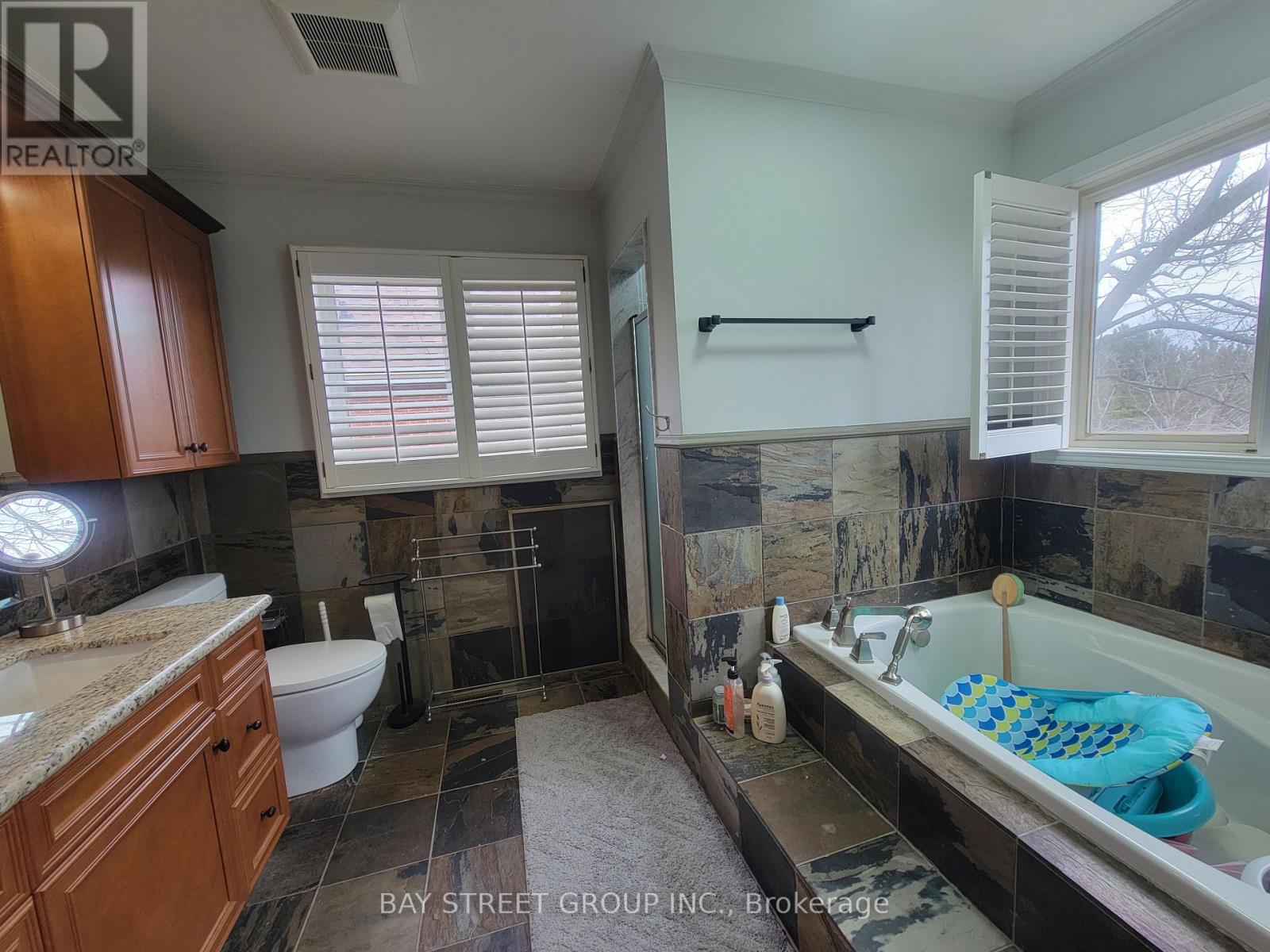 98 Brookeview Drive, Aurora, Ontario  L4G 6R5 - Photo 42 - N12581582