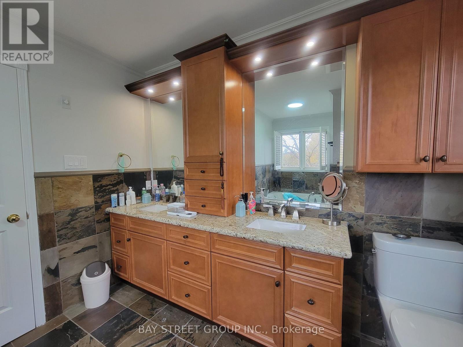 98 Brookeview Drive, Aurora, Ontario  L4G 6R5 - Photo 43 - N12581582