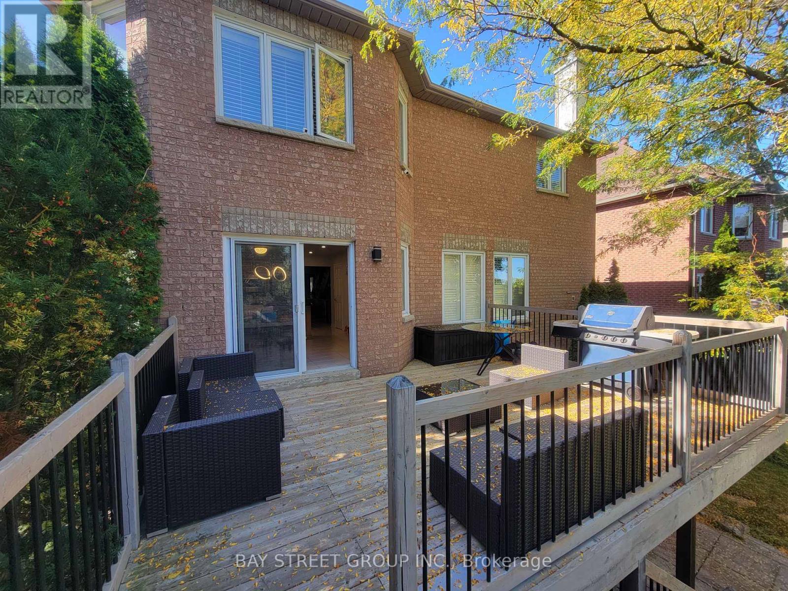 98 Brookeview Drive, Aurora, Ontario  L4G 6R5 - Photo 6 - N12581582