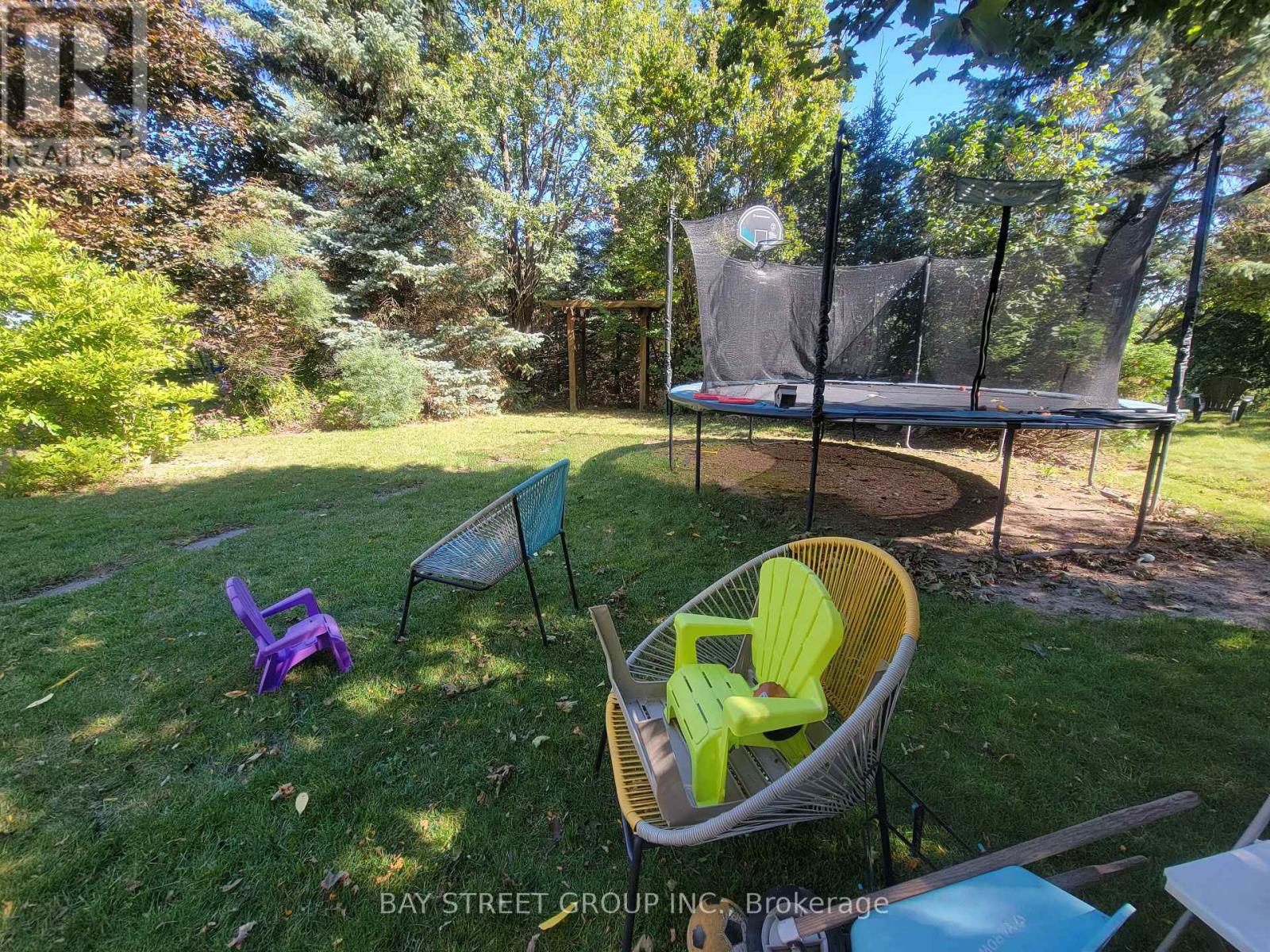 98 Brookeview Drive, Aurora, Ontario  L4G 6R5 - Photo 7 - N12581582