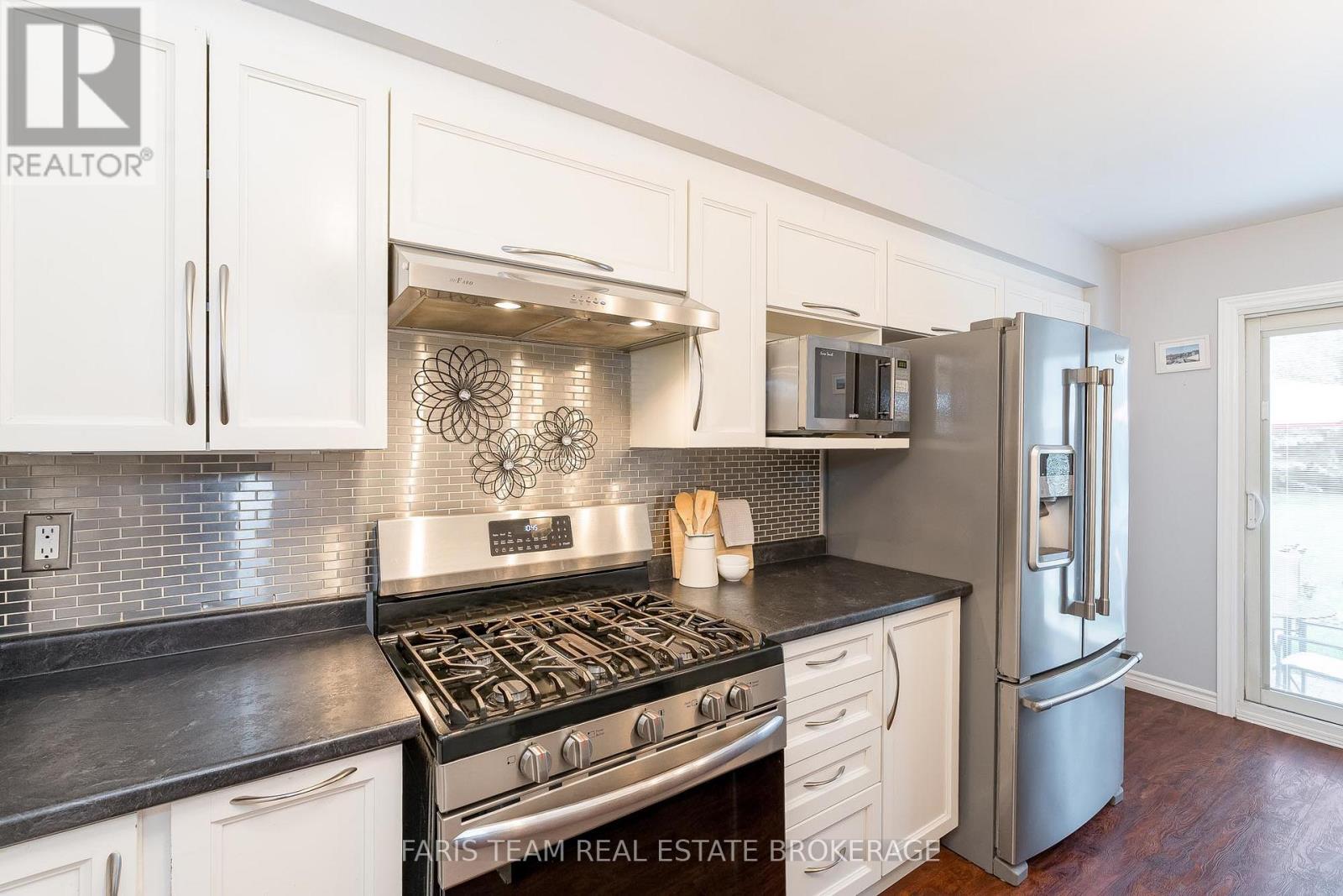 963 Linden Street, Innisfil, Ontario  L9S 1W6 - Photo 4 - N12581592