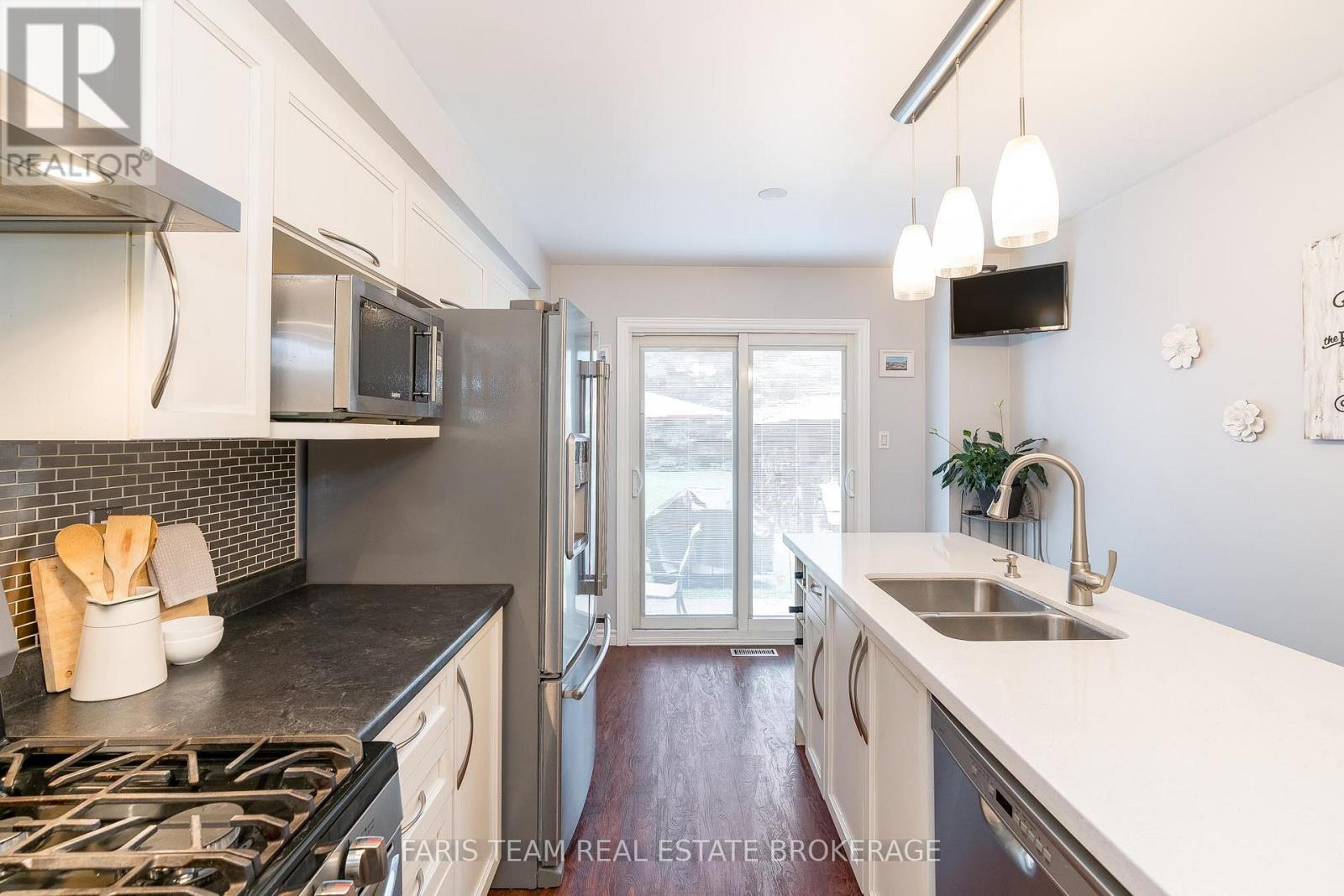 963 Linden Street, Innisfil, Ontario  L9S 1W6 - Photo 5 - N12581592