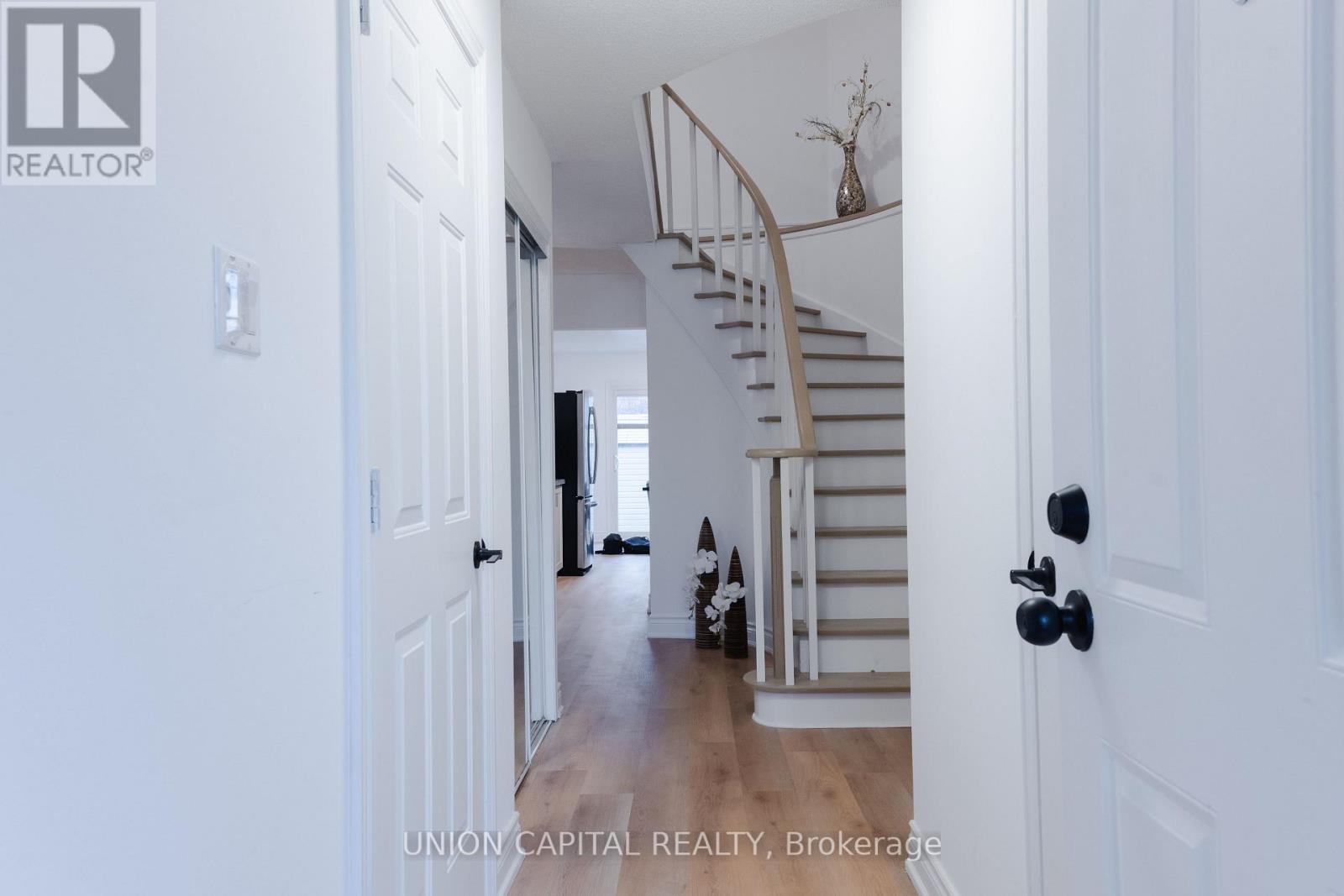 29 Thurman Road, Vaughan, Ontario  L4J 6S3 - Photo 3 - N12581606