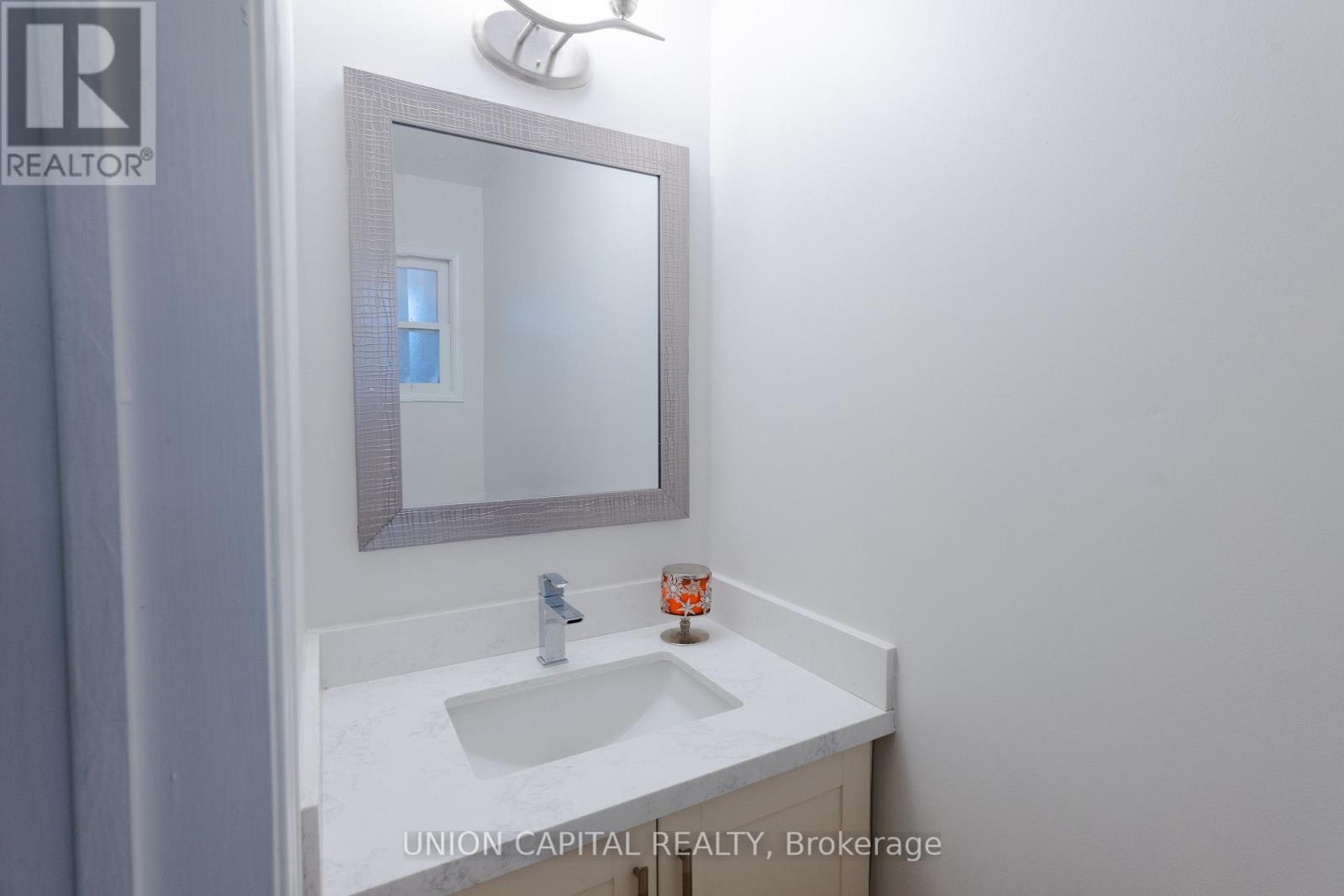 29 Thurman Road, Vaughan, Ontario  L4J 6S3 - Photo 4 - N12581606