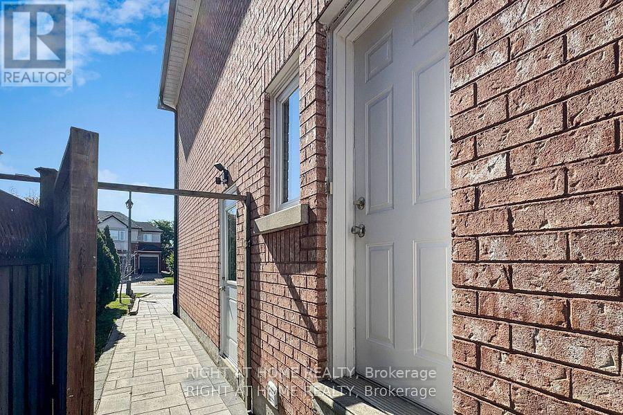 Bsmt - 8 Springbrook Drive, Richmond Hill, Ontario  L4B 3R9 - Photo 3 - N12581712