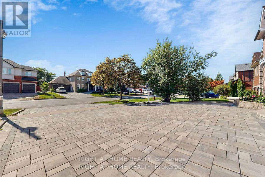 Bsmt - 8 Springbrook Drive, Richmond Hill, Ontario  L4B 3R9 - Photo 4 - N12581712