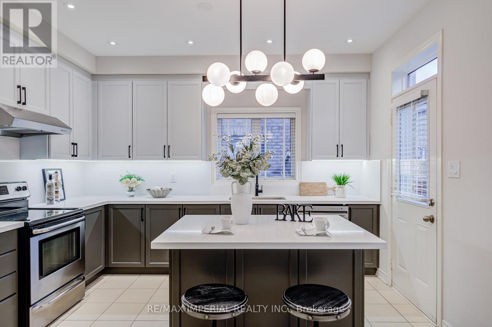 1199 Mctavish Dr. Drive, Newmarket, Ontario  L3X 0A8 - Photo 22 - N12581814