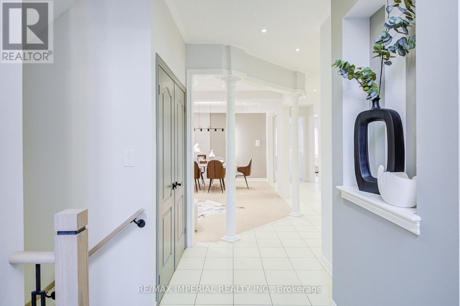 1199 Mctavish Dr. Drive, Newmarket, Ontario  L3X 0A8 - Photo 5 - N12581814