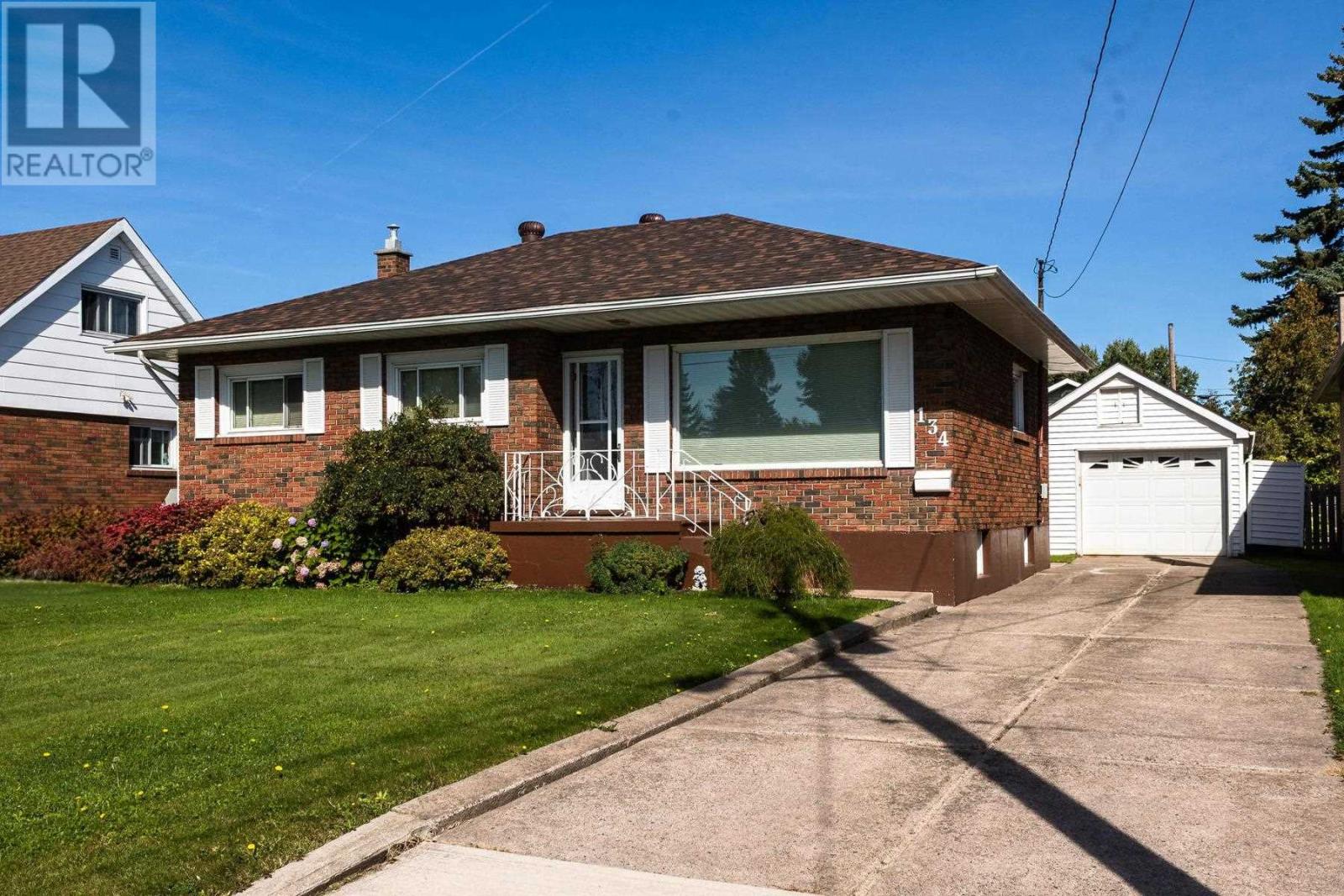 134 Ruth St, Sault Ste. Marie, Ontario  P6C 2E7 - Photo 2 - SM252718