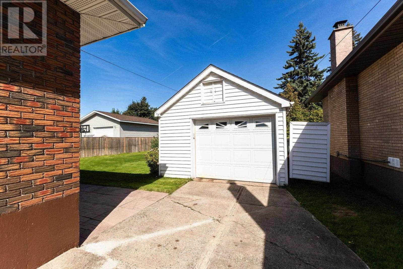 134 Ruth St, Sault Ste. Marie, Ontario  P6C 2E7 - Photo 3 - SM252718