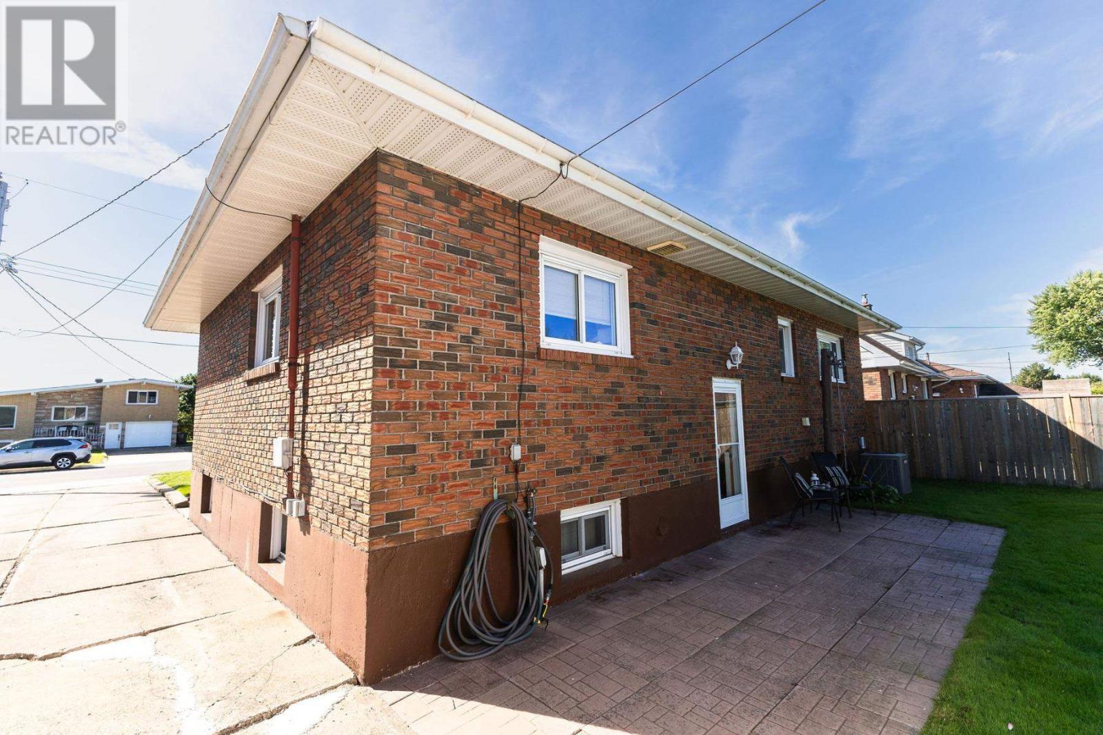 134 Ruth St, Sault Ste. Marie, Ontario  P6C 2E7 - Photo 4 - SM252718