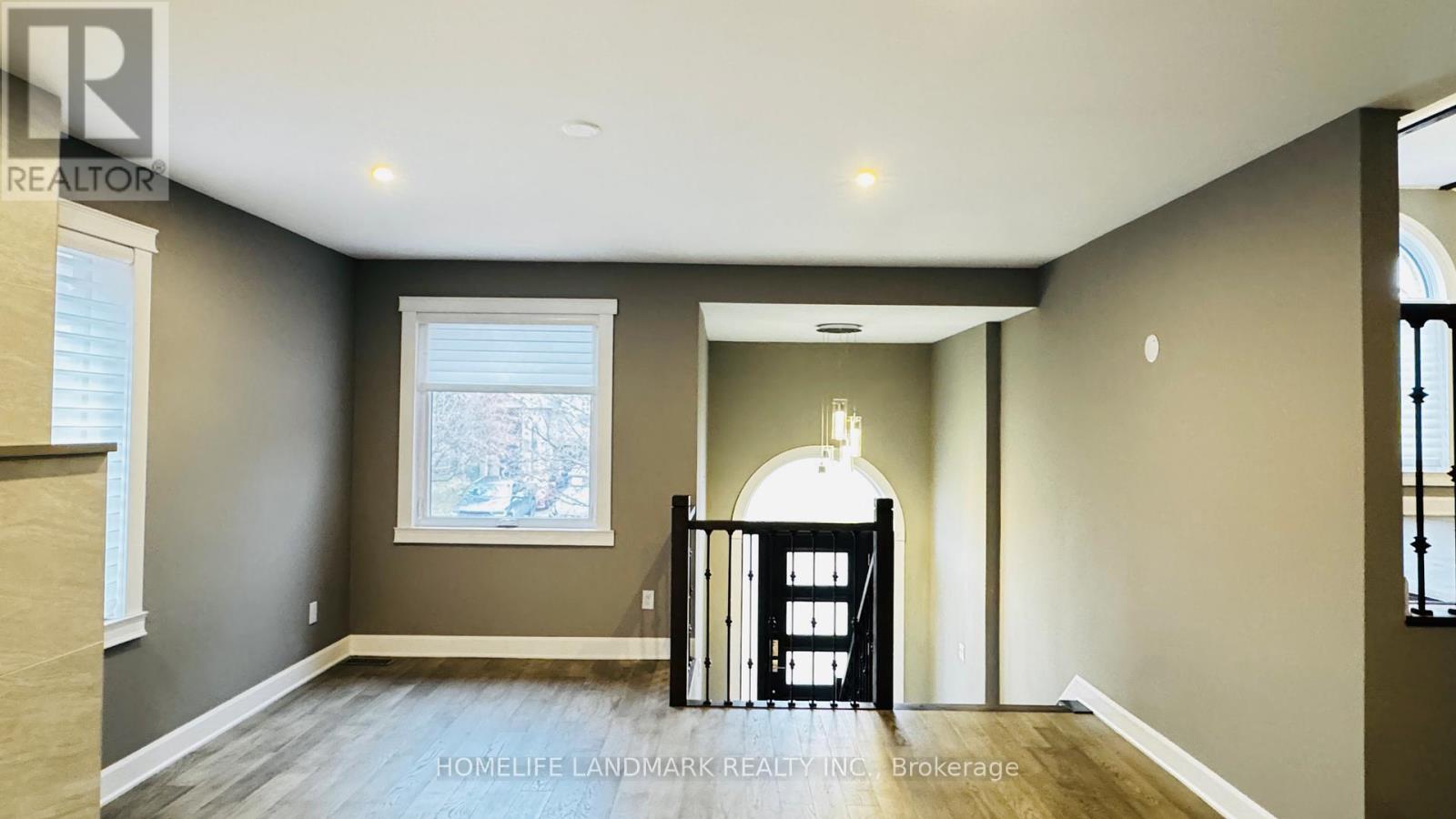 26 Monique Crescent, Barrie, Ontario  L4M 6Y3 - Photo 5 - S12581644