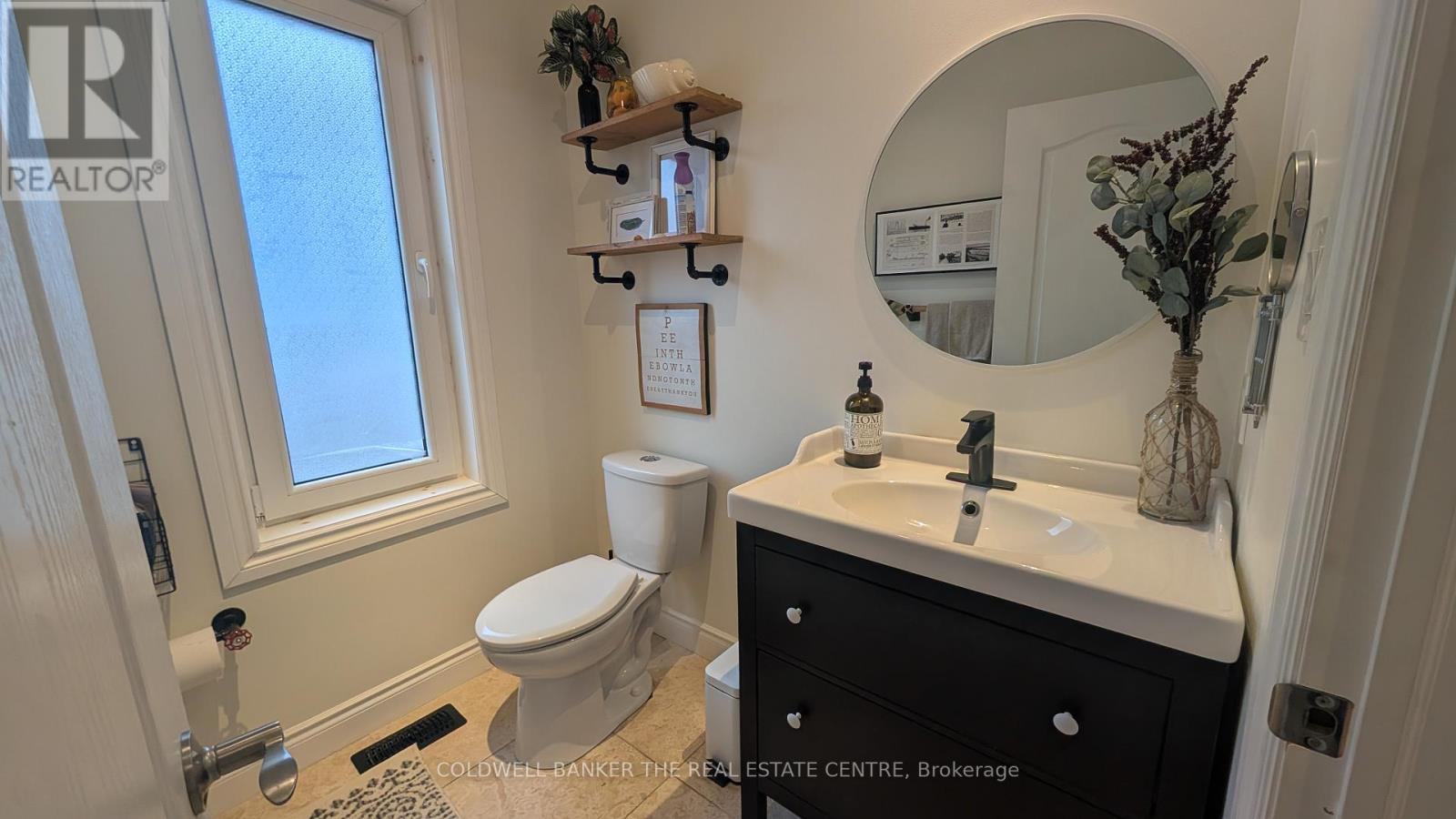 247 Poplar Avenue, Tay (Port Mcnicoll), Ontario  L0K 1R0 - Photo 12 - S12581724