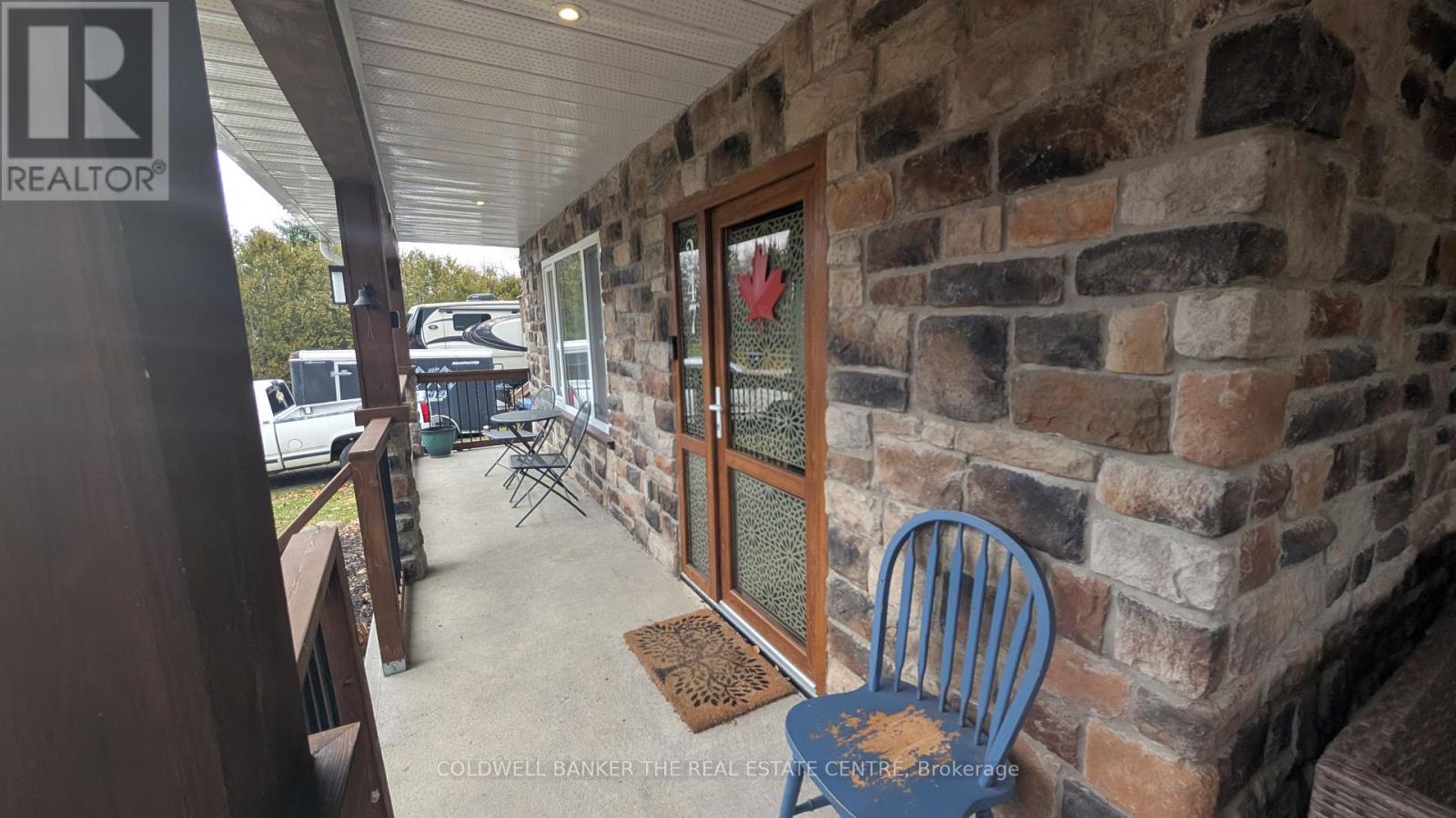 247 Poplar Avenue, Tay (Port Mcnicoll), Ontario  L0K 1R0 - Photo 3 - S12581724