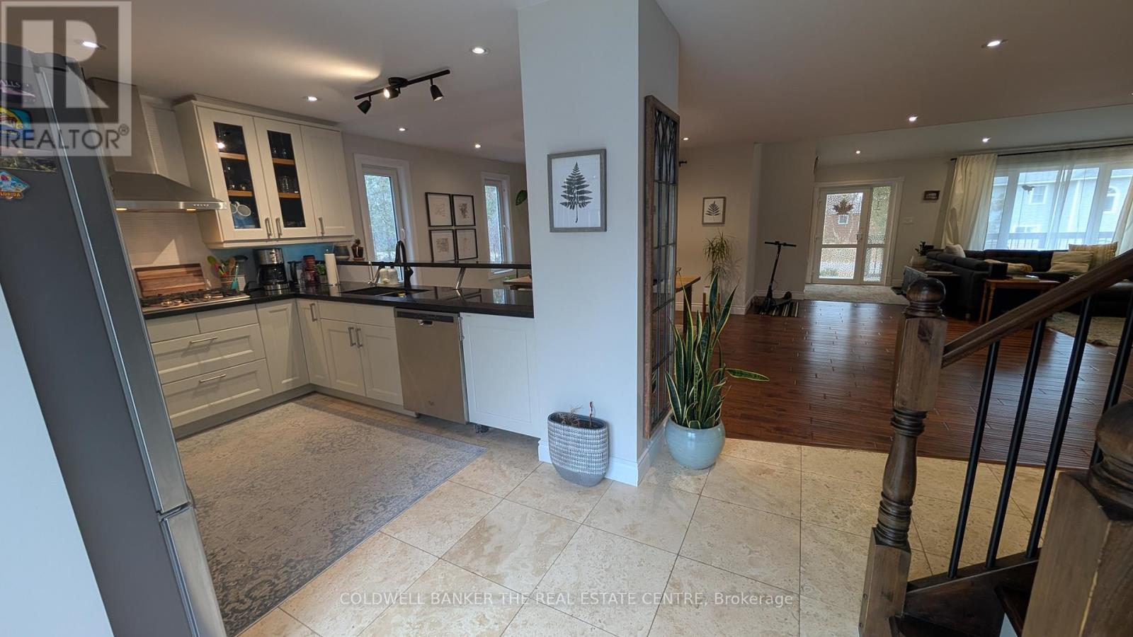 247 Poplar Avenue, Tay (Port Mcnicoll), Ontario  L0K 1R0 - Photo 8 - S12581724