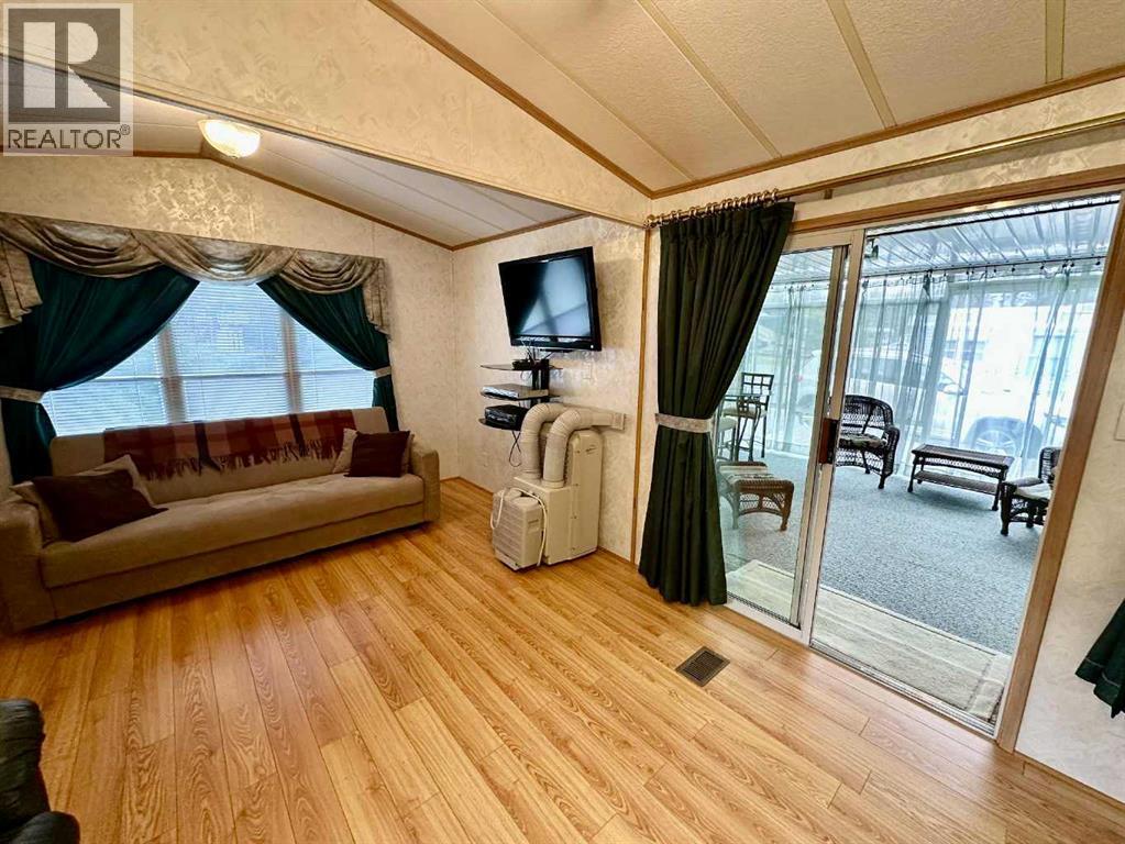 6 Points West Resort, Sylvan Lake, Alberta  T4S 1T3 - Photo 10 - A2235067