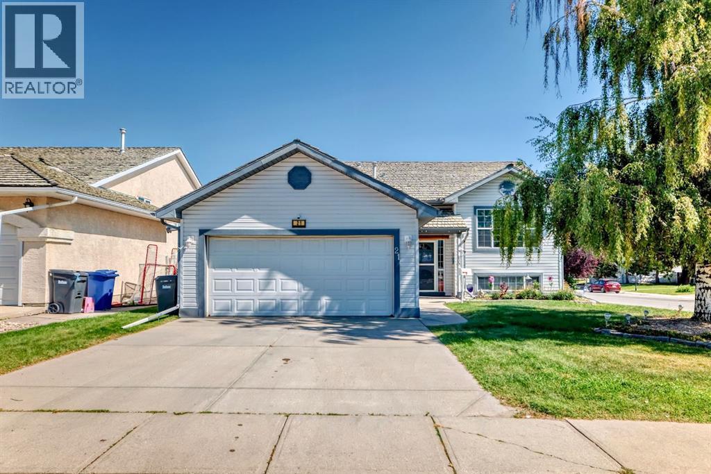 21 Strathmore Lakes Way, Strathmore, Alberta  T1P 1L7 - Photo 1 - A2272763