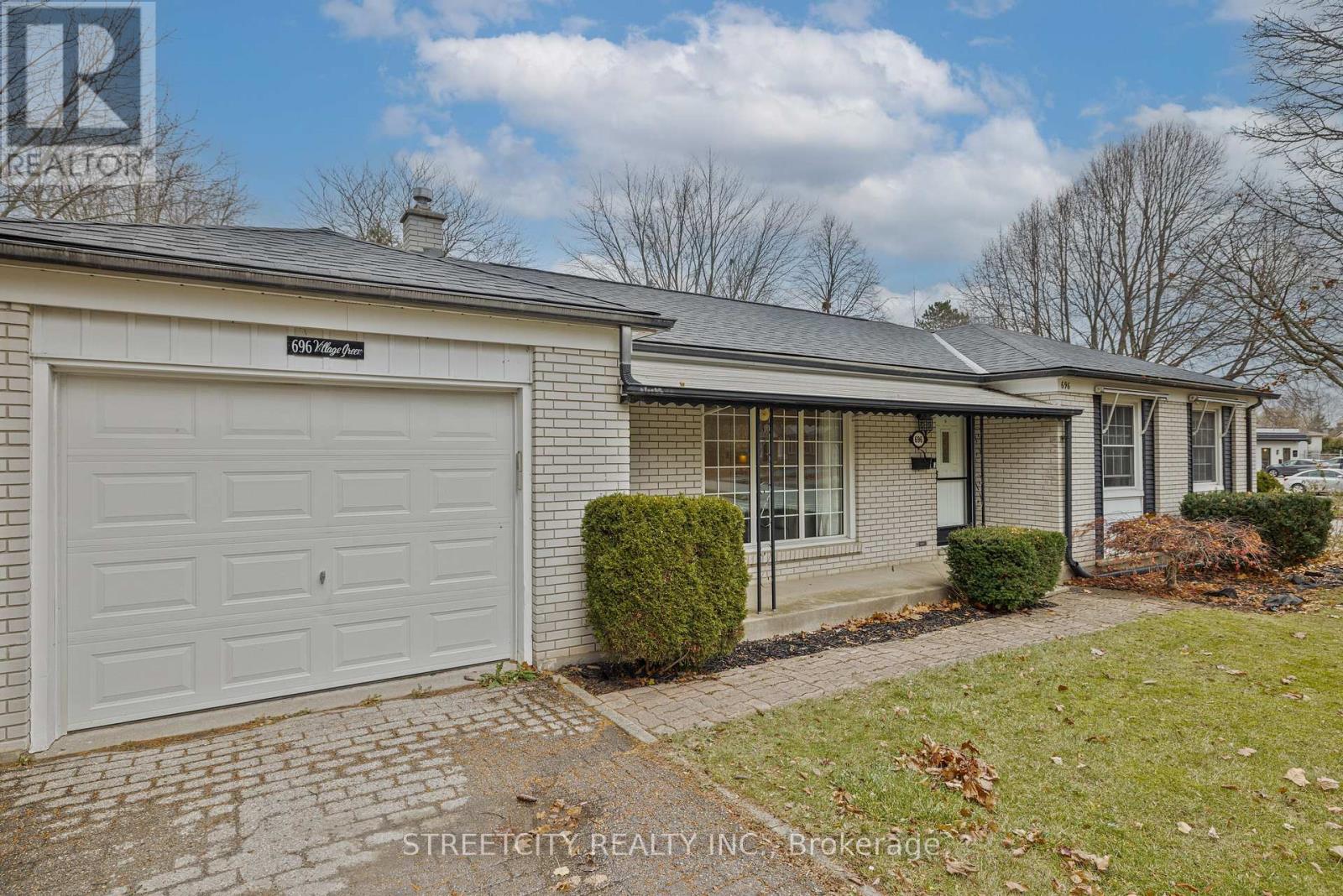 696 Village Green Avenue, London South, Ontario  N6K 1H1 - Photo 6 - X12581830