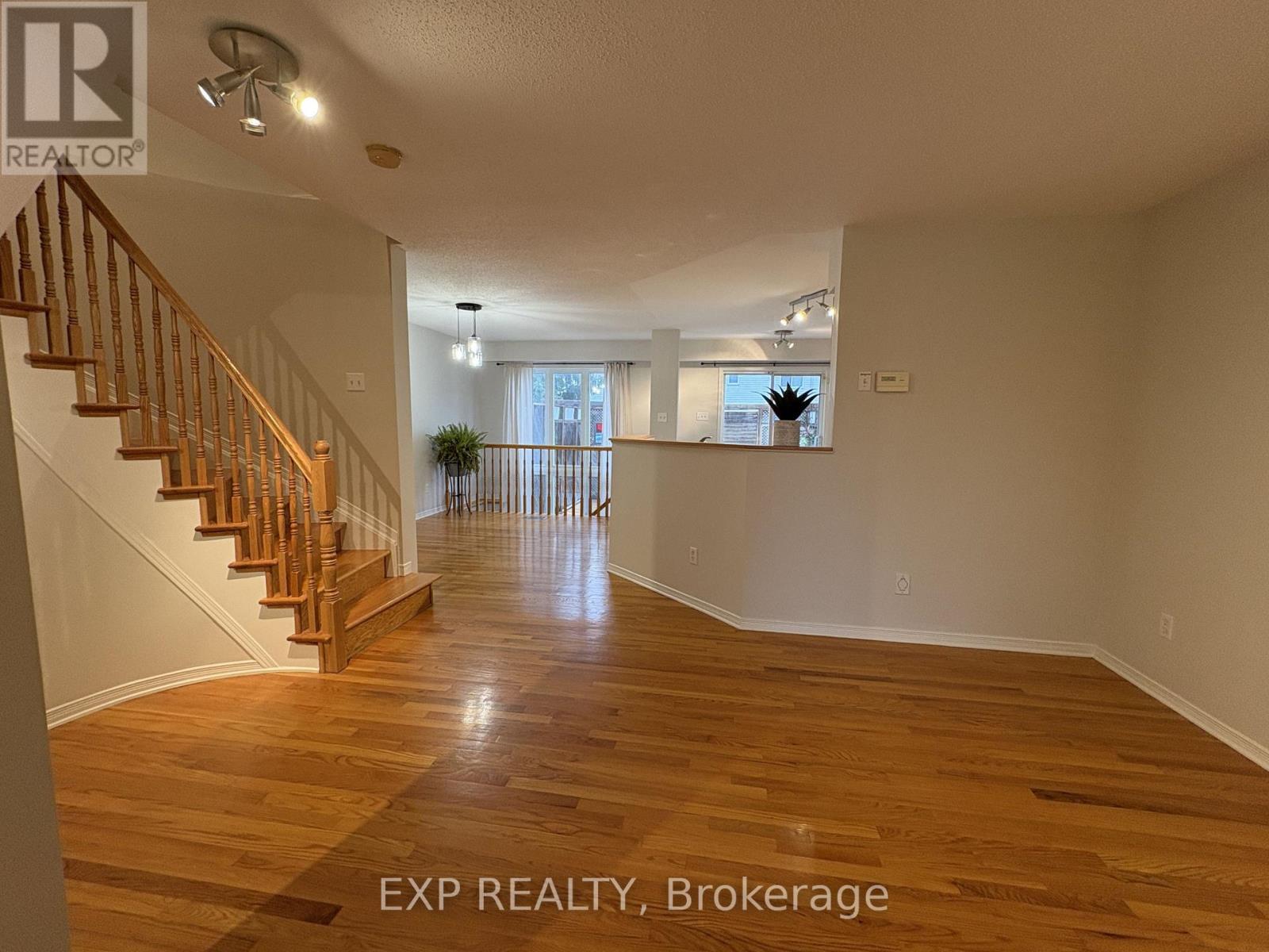 14 Drumso Street, Ottawa, Ontario  K1T 3Y2 - Photo 12 - X12581884