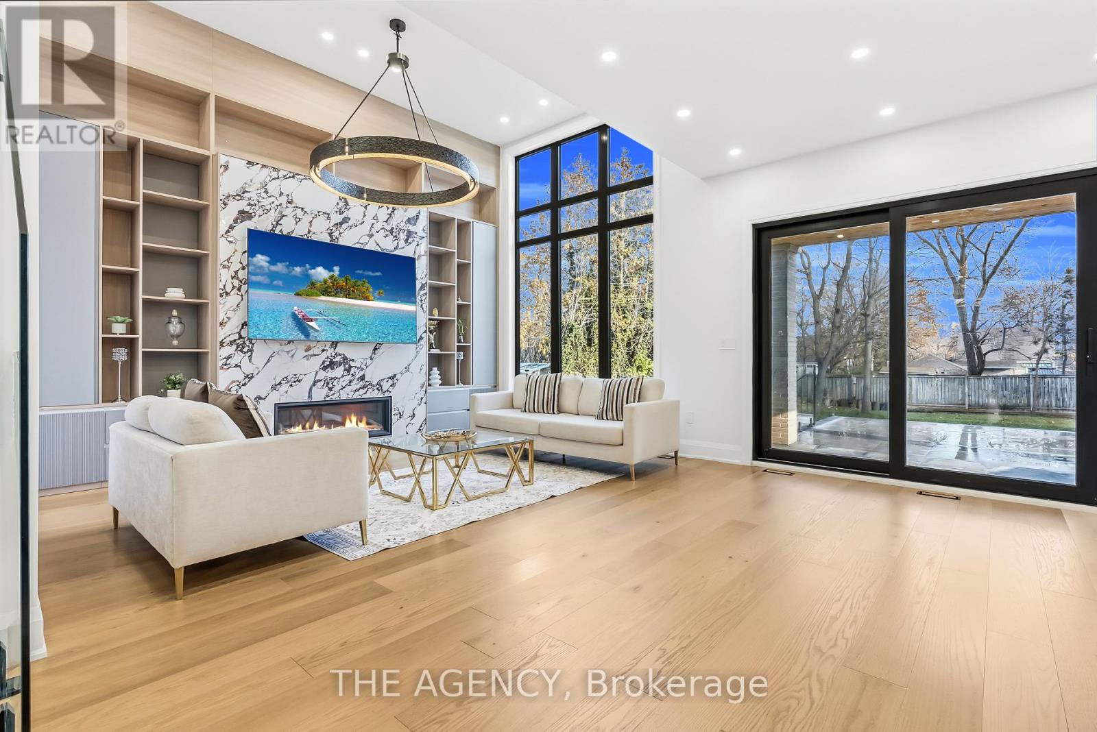 9 Earl Street, Mississauga, Ontario  L5M 1N6 - Photo 15 - W12581586