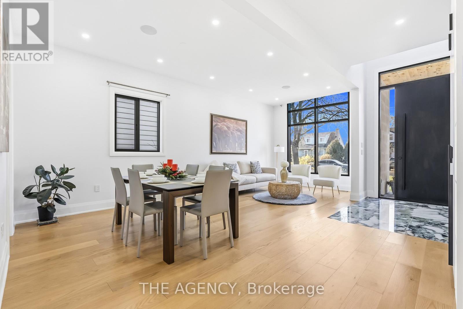 9 Earl Street, Mississauga, Ontario  L5M 1N6 - Photo 9 - W12581586