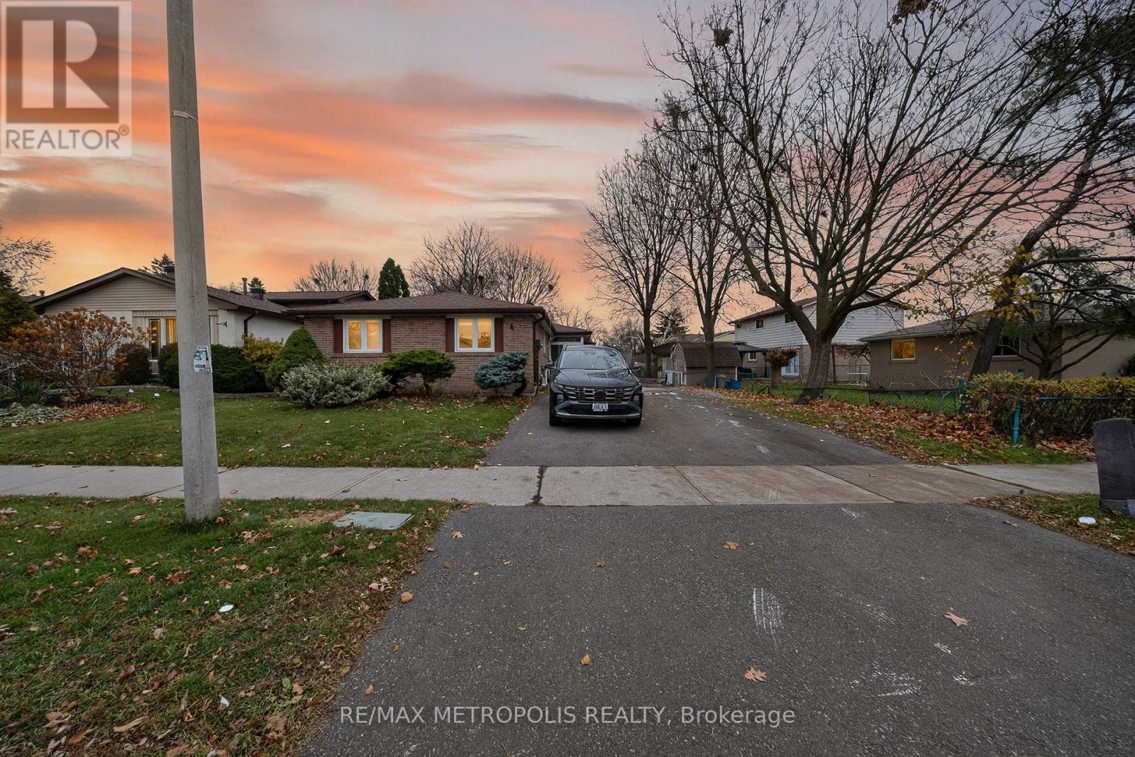 UPPER - 6 MADOC DRIVE, Brampton, Ontario