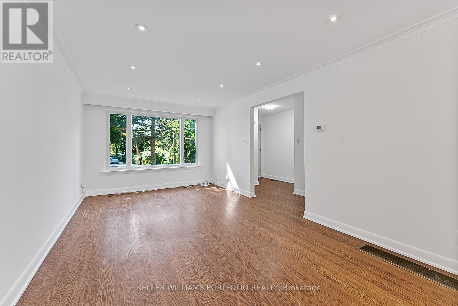 60 Juliana Court, Toronto, Ontario  M6S 2R2 - Photo 11 - W12581632