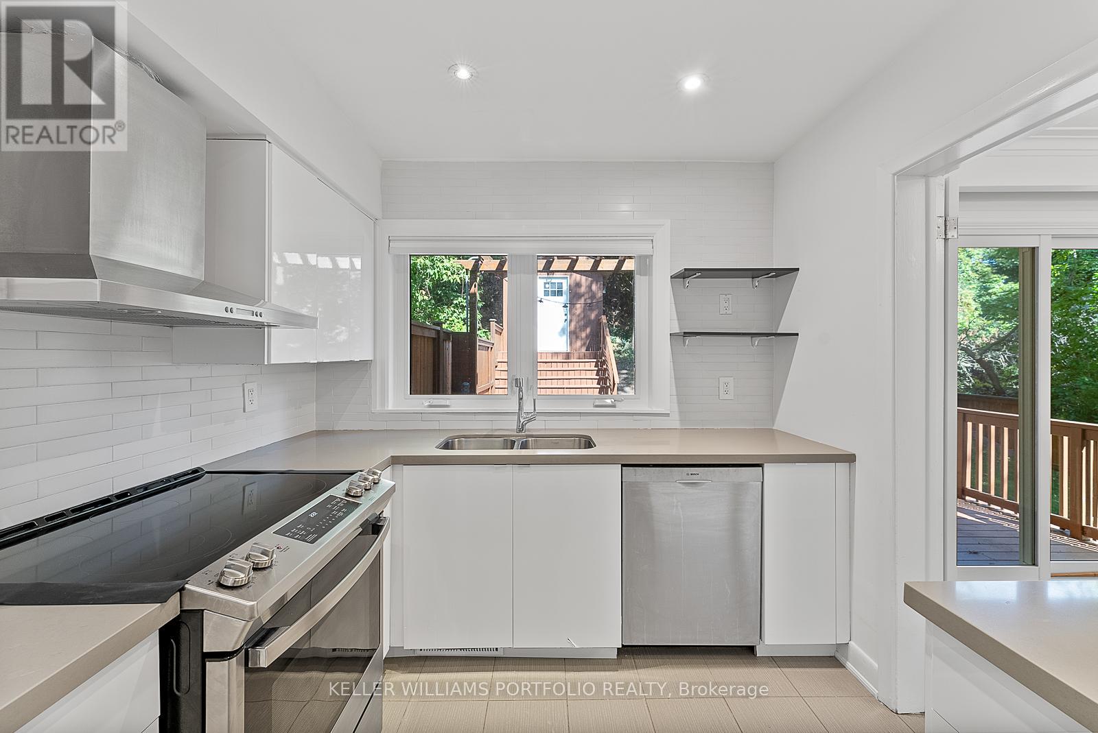 60 Juliana Court, Toronto, Ontario  M6S 2R2 - Photo 17 - W12581632