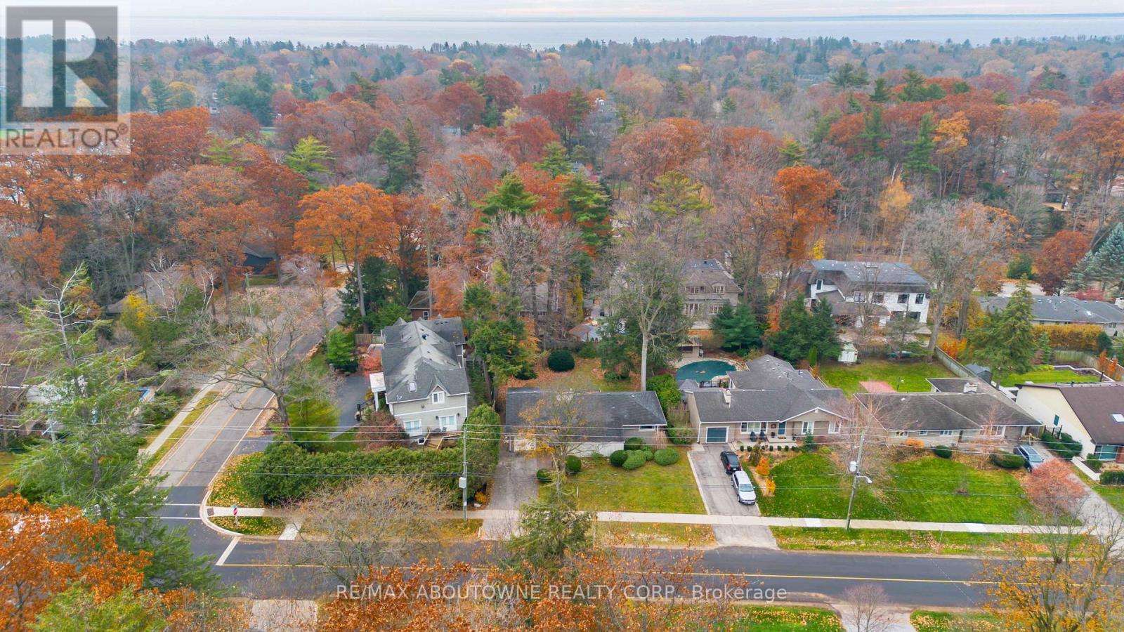 1410 Devon Road, Oakville, Ontario  L6J 2M1 - Photo 19 - W12581648