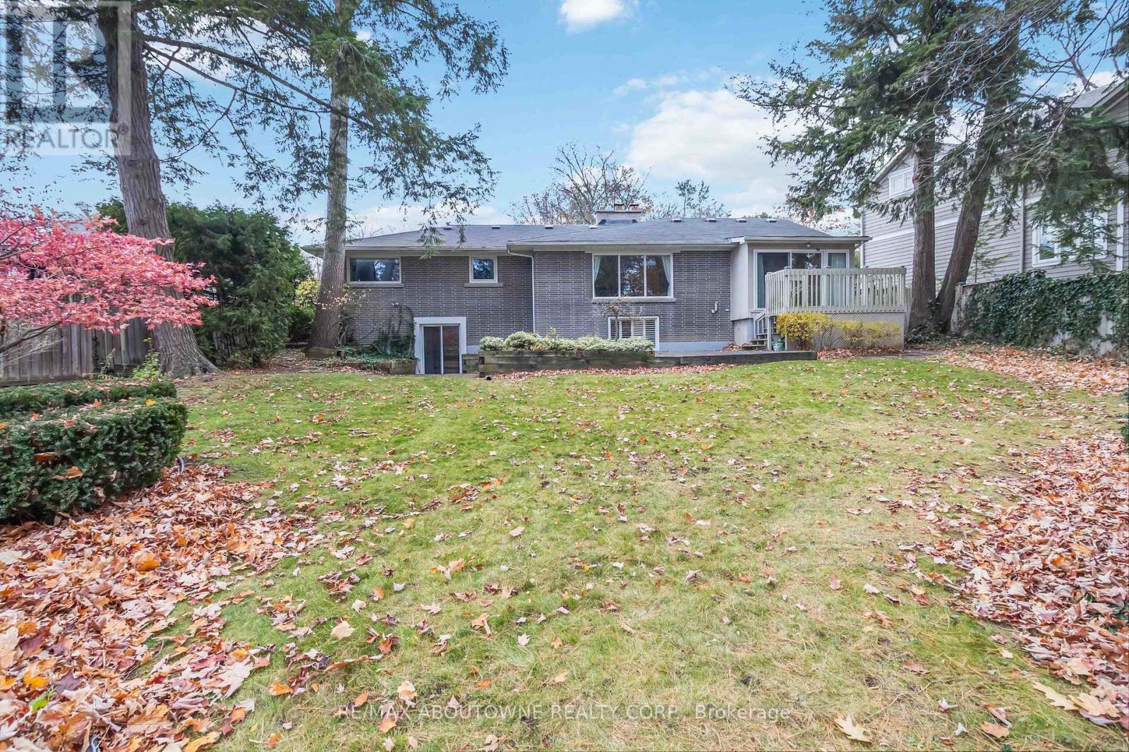 1410 Devon Road, Oakville, Ontario  L6J 2M1 - Photo 3 - W12581648