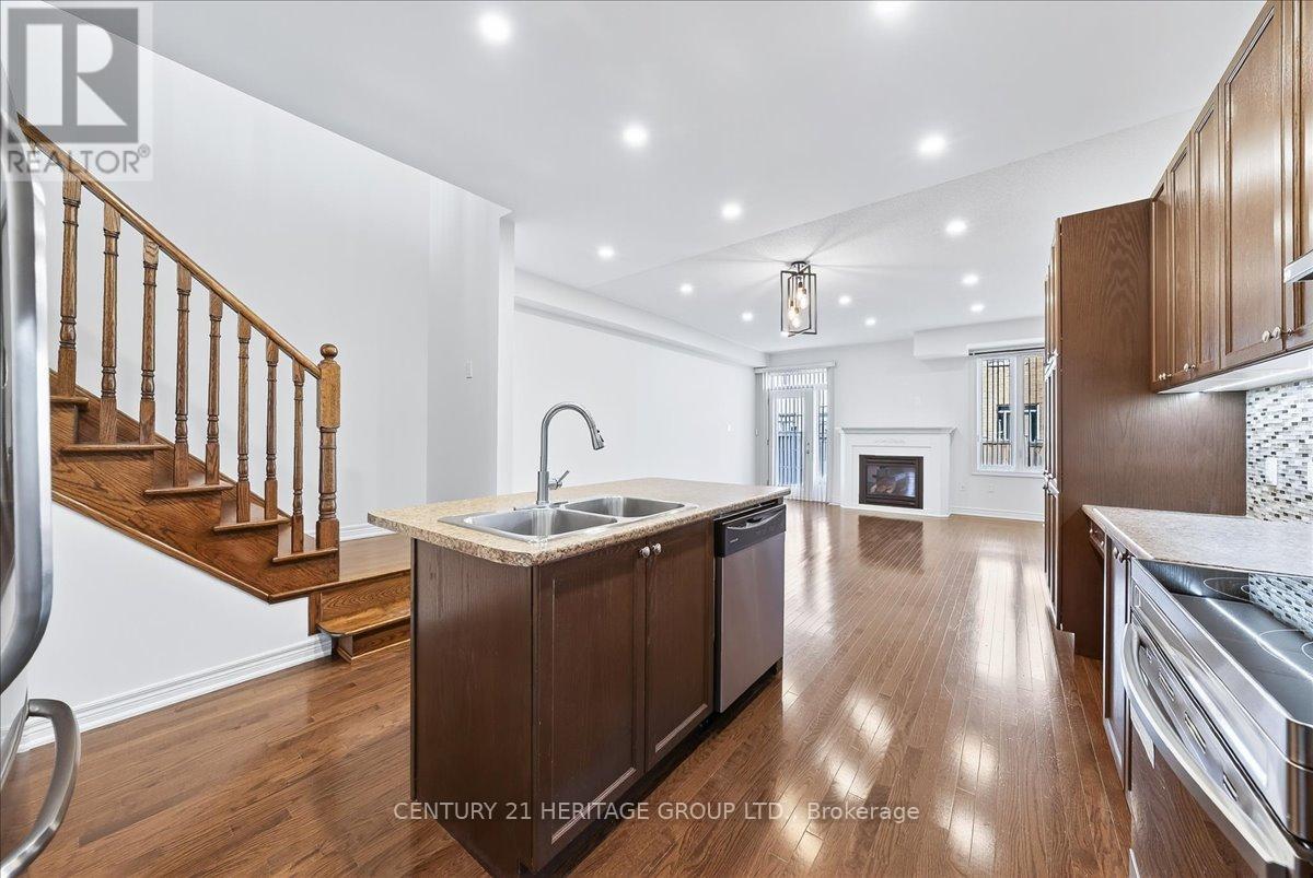 13 Mclaughlin Avenue, Milton, Ontario  L9T 8K2 - Photo 12 - W12581650