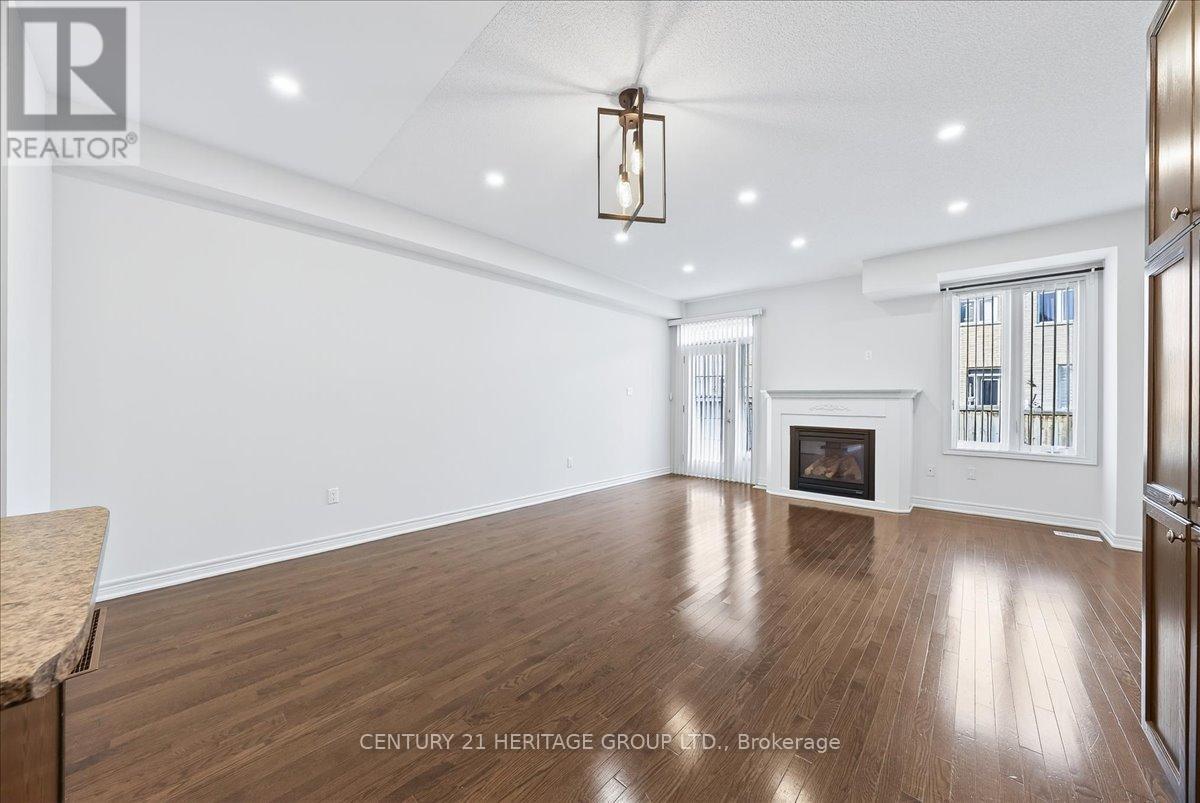 13 Mclaughlin Avenue, Milton, Ontario  L9T 8K2 - Photo 14 - W12581650