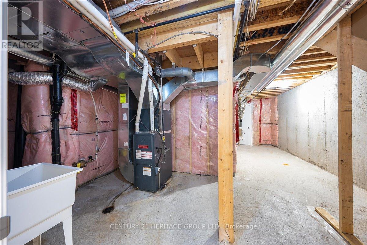 13 Mclaughlin Avenue, Milton, Ontario  L9T 8K2 - Photo 40 - W12581650